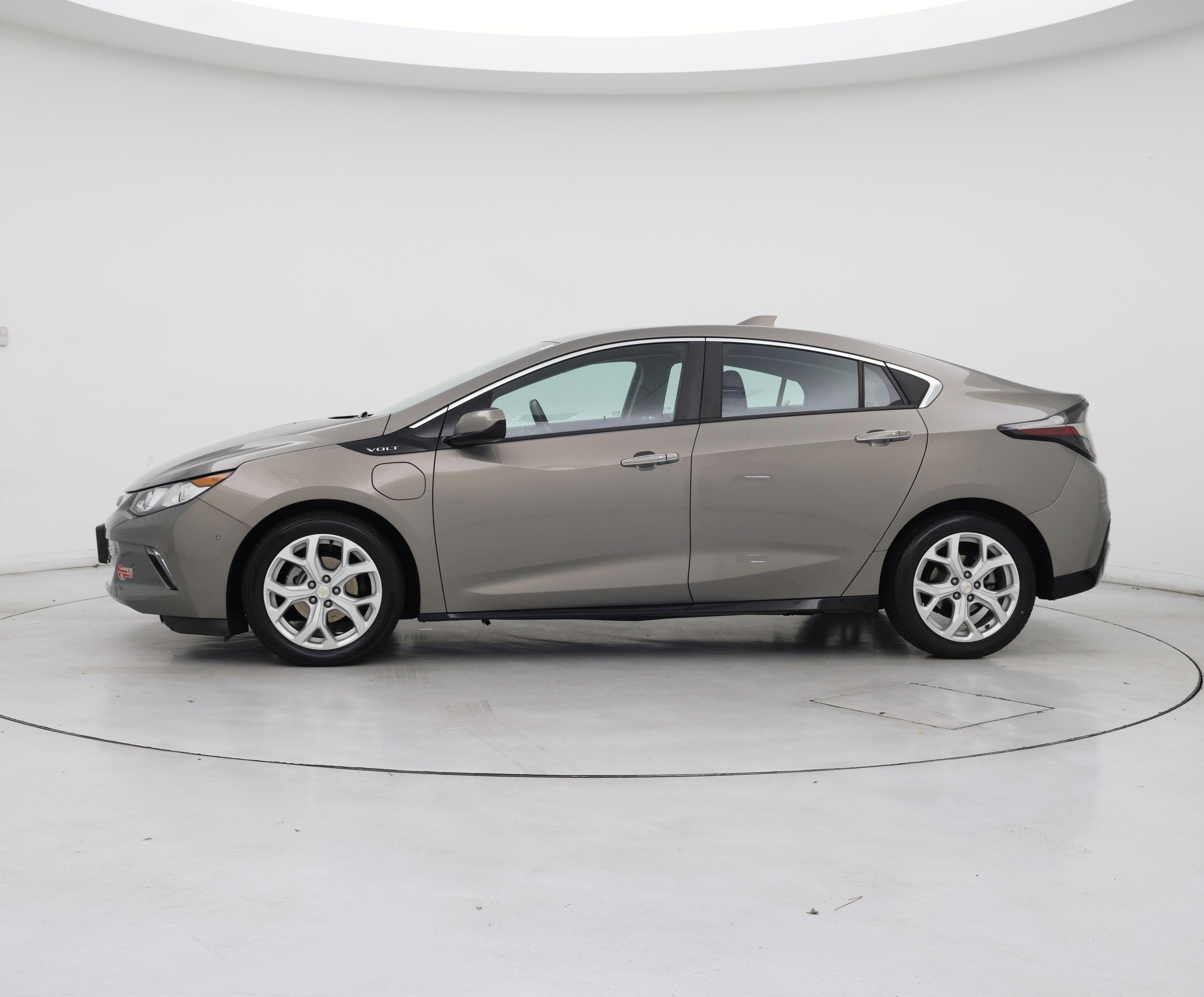 Thumbnail: 2017 Chevrolet Volt - 3