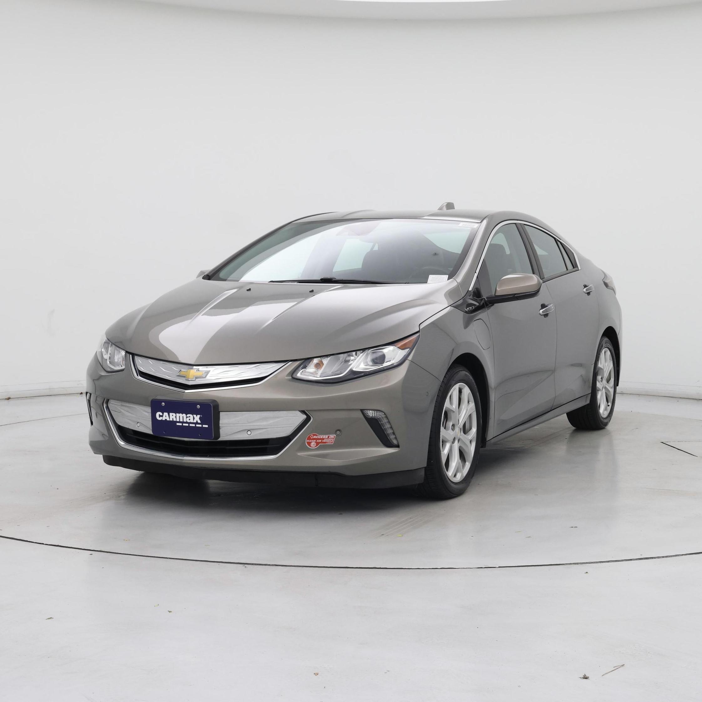 Thumbnail: 2017 Chevrolet Volt - 4
