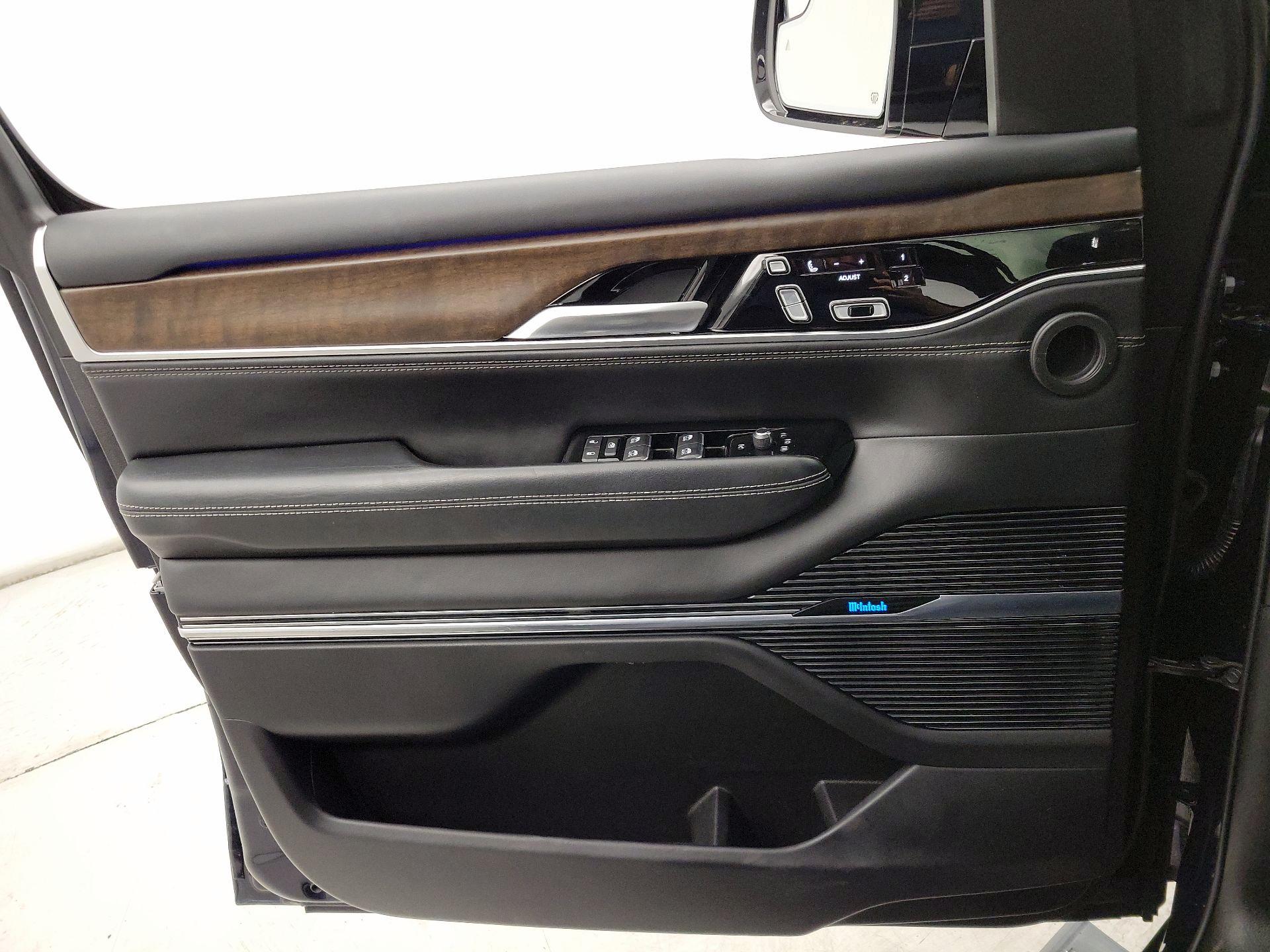 Thumbnail: 2022 Jeep Grand Wagoneer - 12