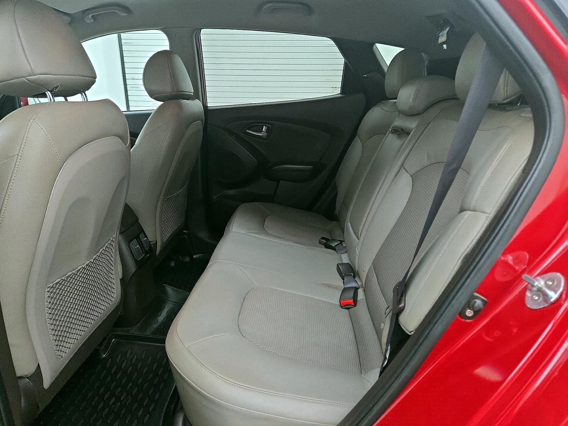 Thumbnail: 2015 Hyundai Tucson - 19