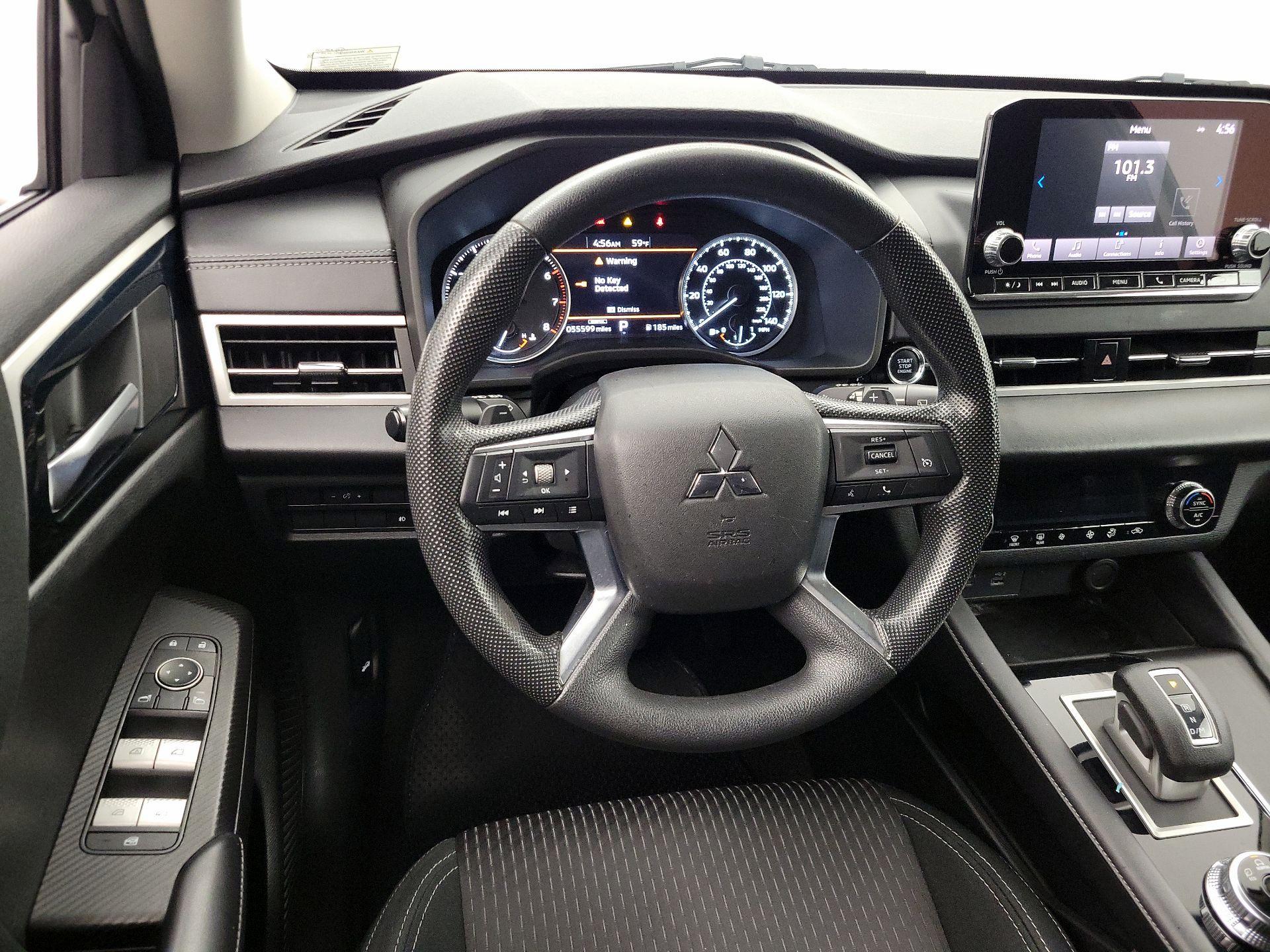 Thumbnail: 2022 Mitsubishi Outlander - 10