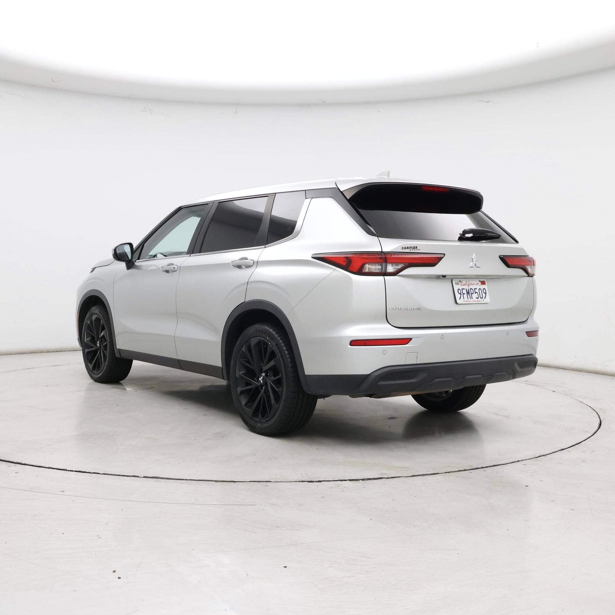Thumbnail: 2022 Mitsubishi Outlander - 2