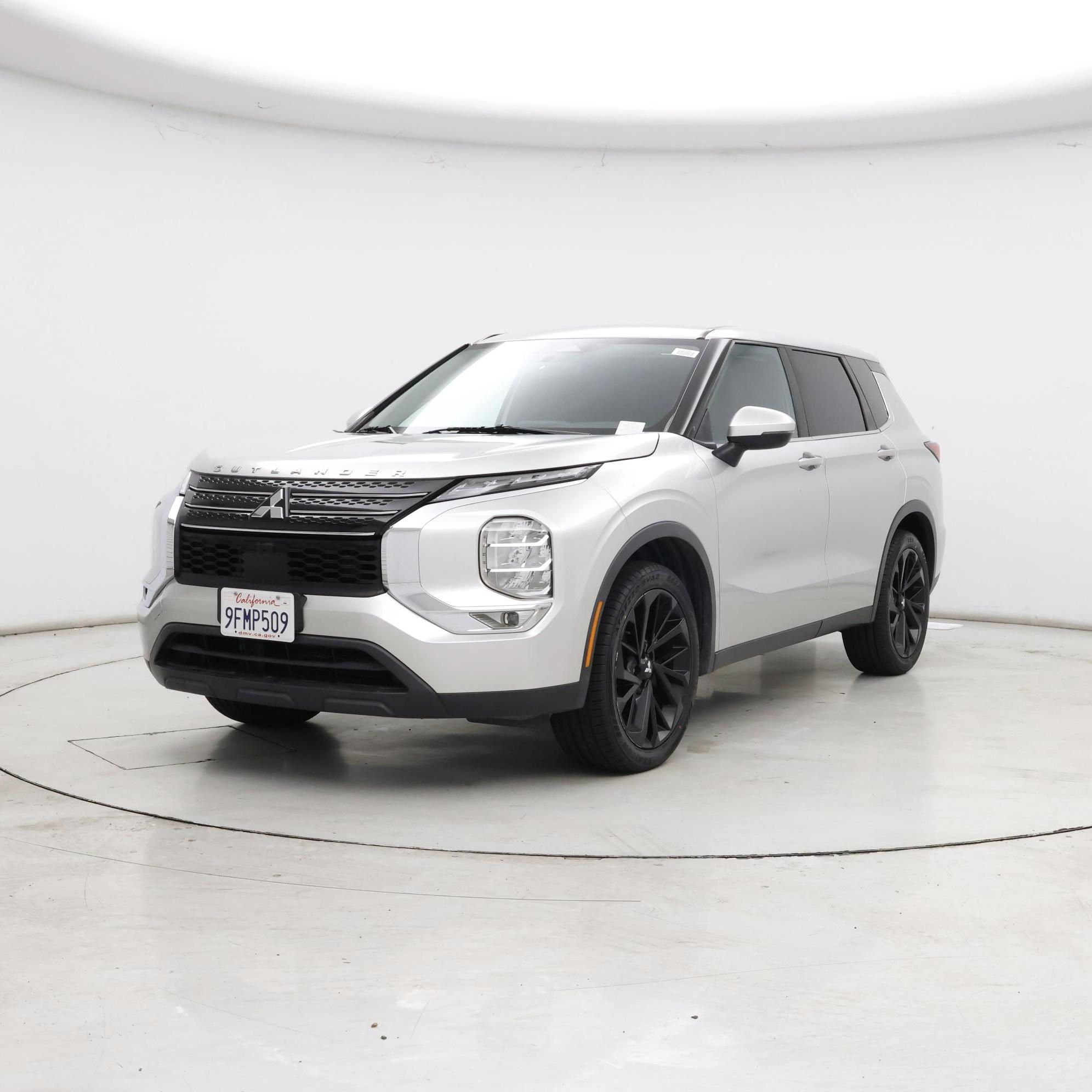 Thumbnail: 2022 Mitsubishi Outlander - 4