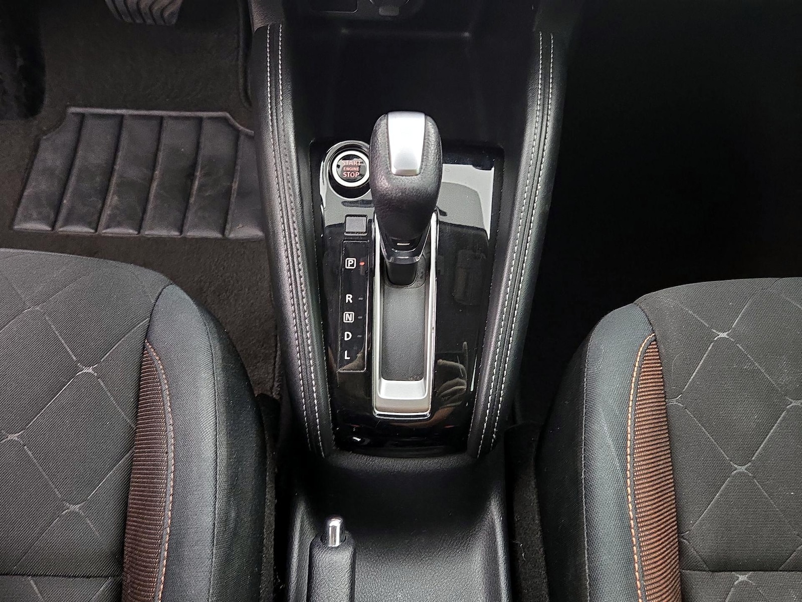 2019 Nissan Kicks SR - Photo 17