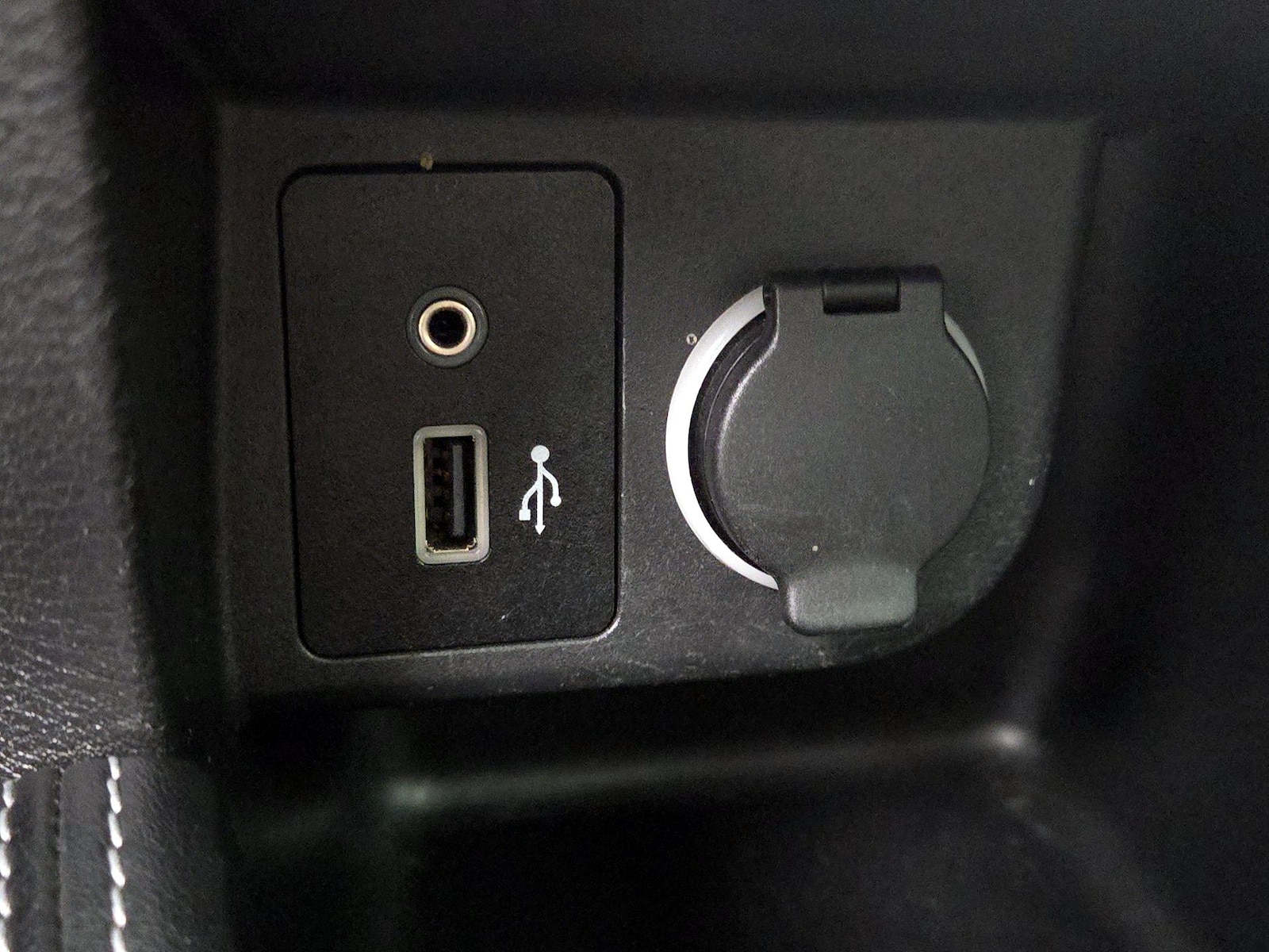 2019 Nissan Kicks SR - Photo 18