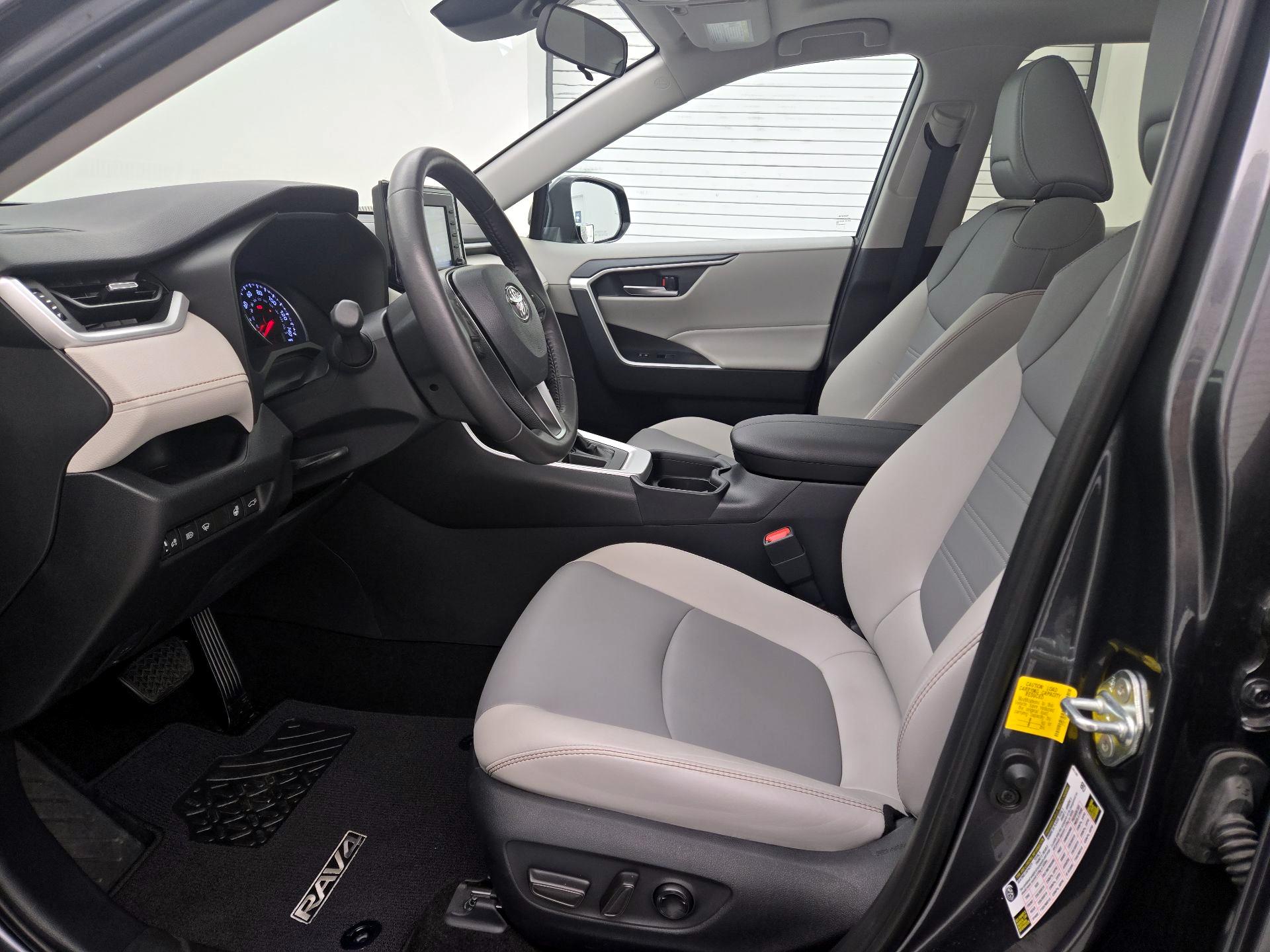 Thumbnail: 2019 Toyota RAV4 - 11