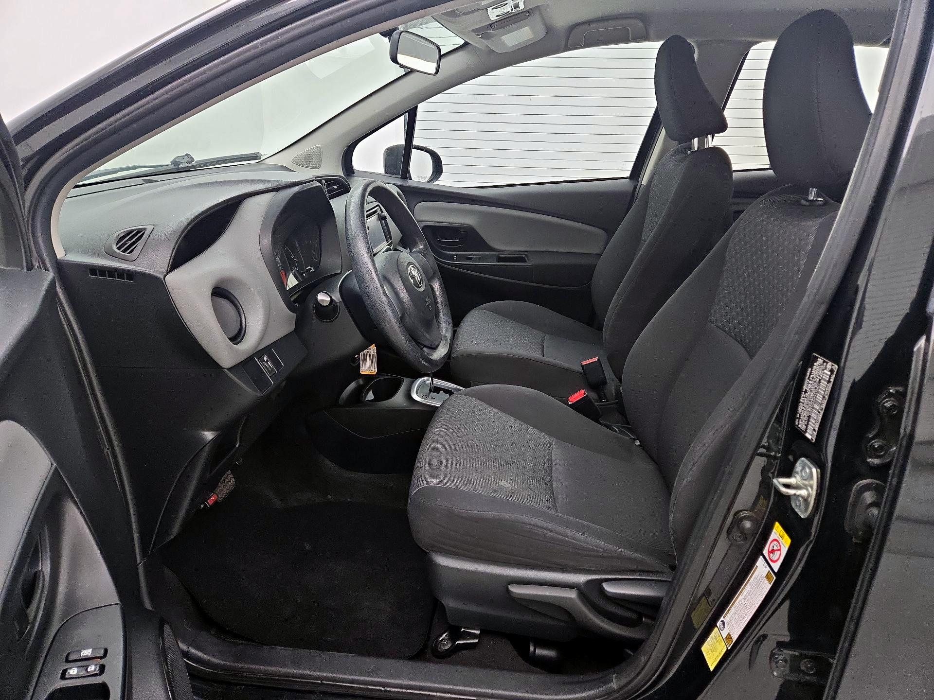 Thumbnail: 2015 Toyota Yaris - 11
