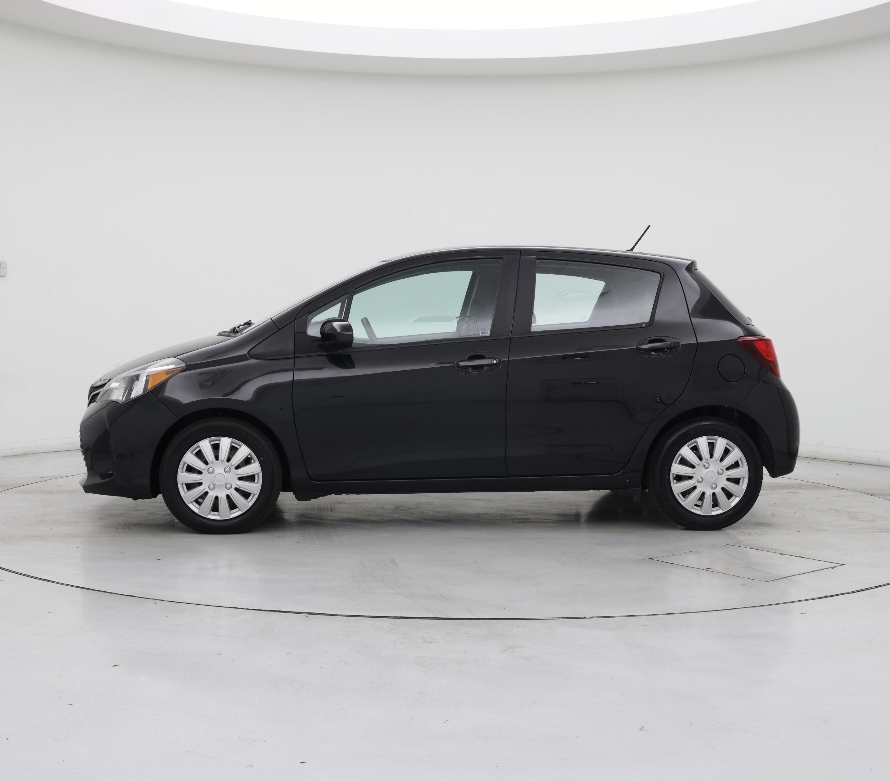 Thumbnail: 2015 Toyota Yaris - 3