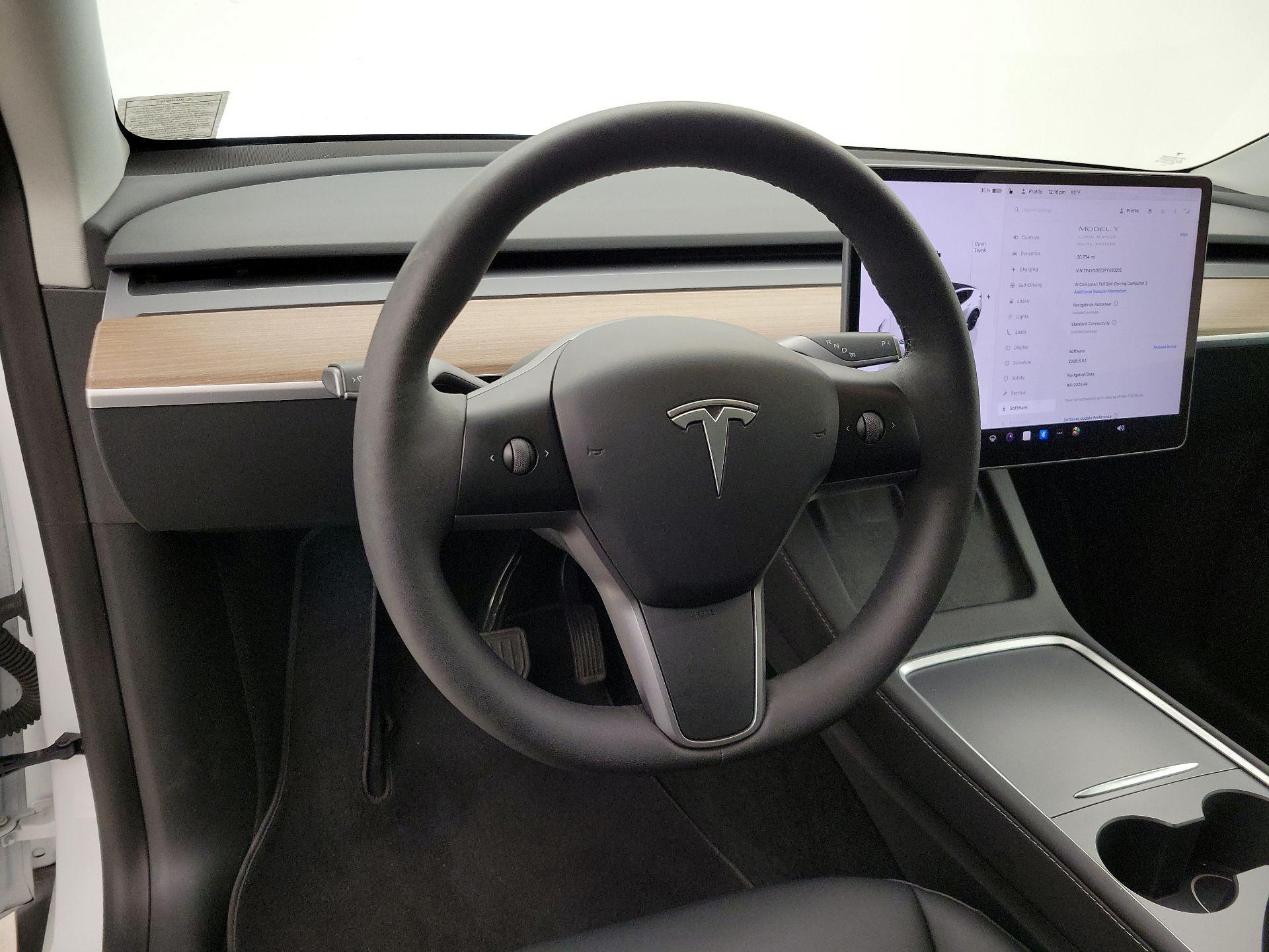 Thumbnail: 2023 Tesla Model Y - 10
