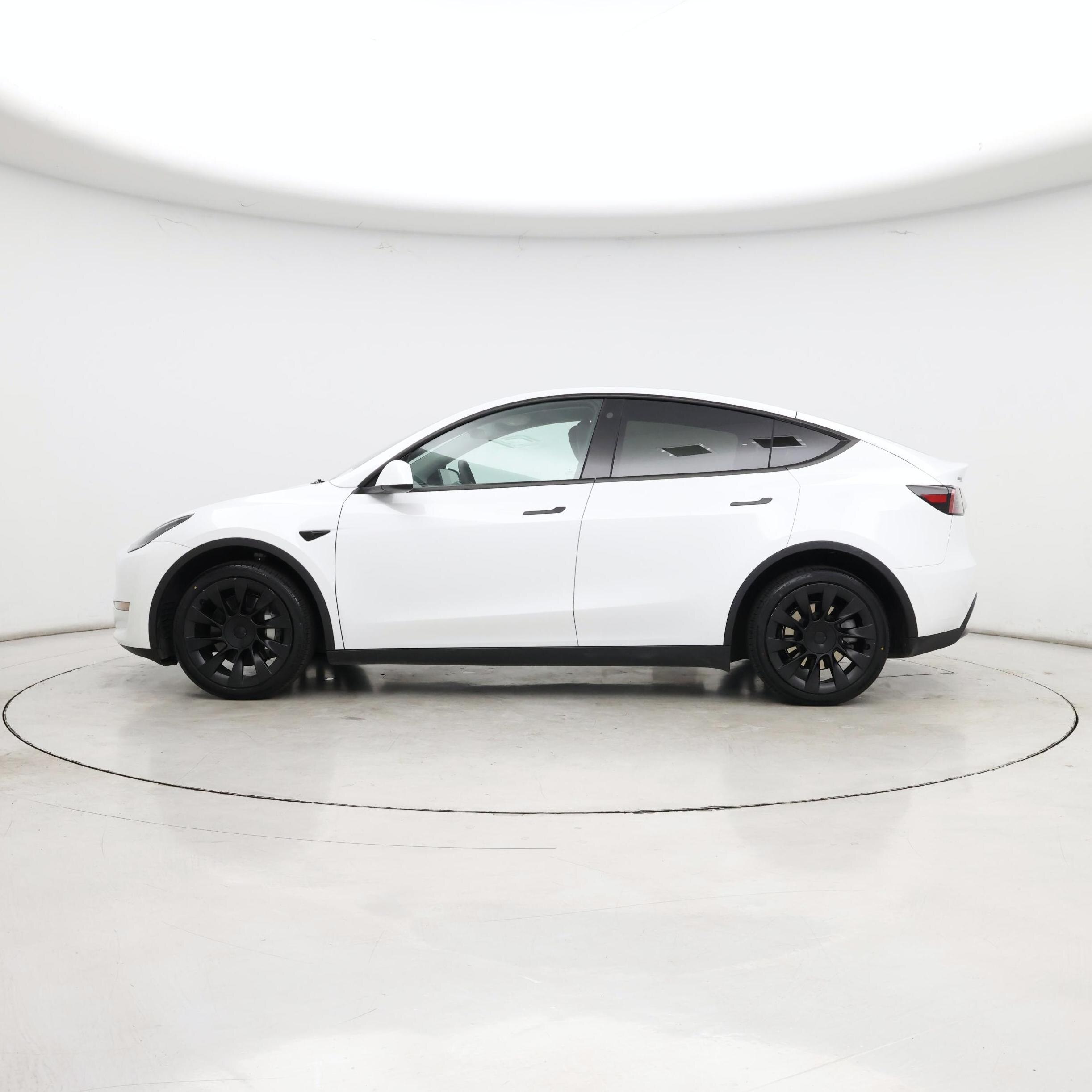 Thumbnail: 2023 Tesla Model Y - 3
