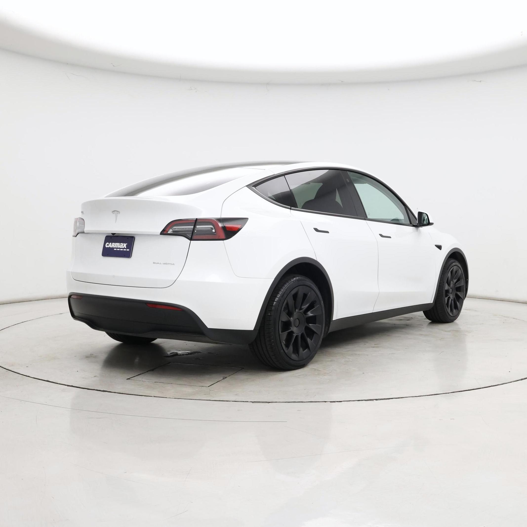 Thumbnail: 2023 Tesla Model Y - 8