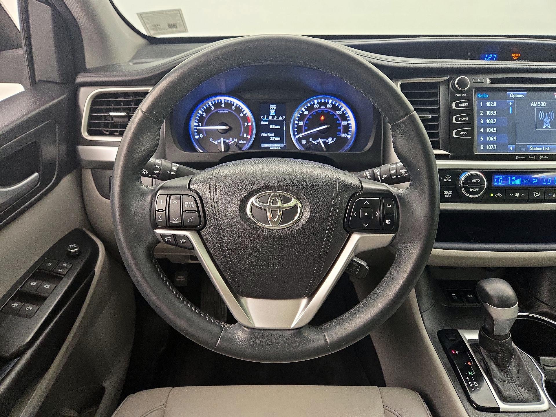 Thumbnail: 2016 Toyota Highlander - 10