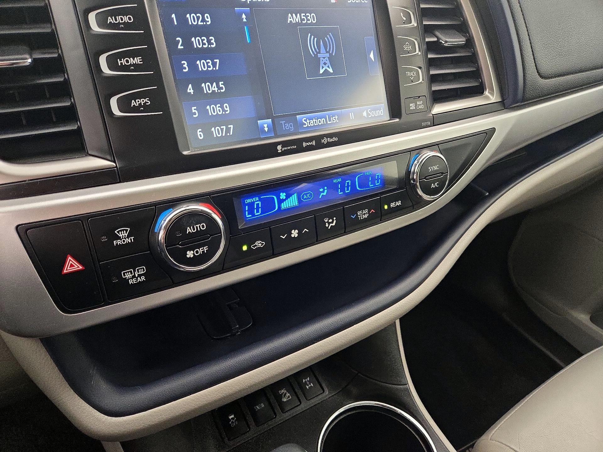 Thumbnail: 2016 Toyota Highlander - 15