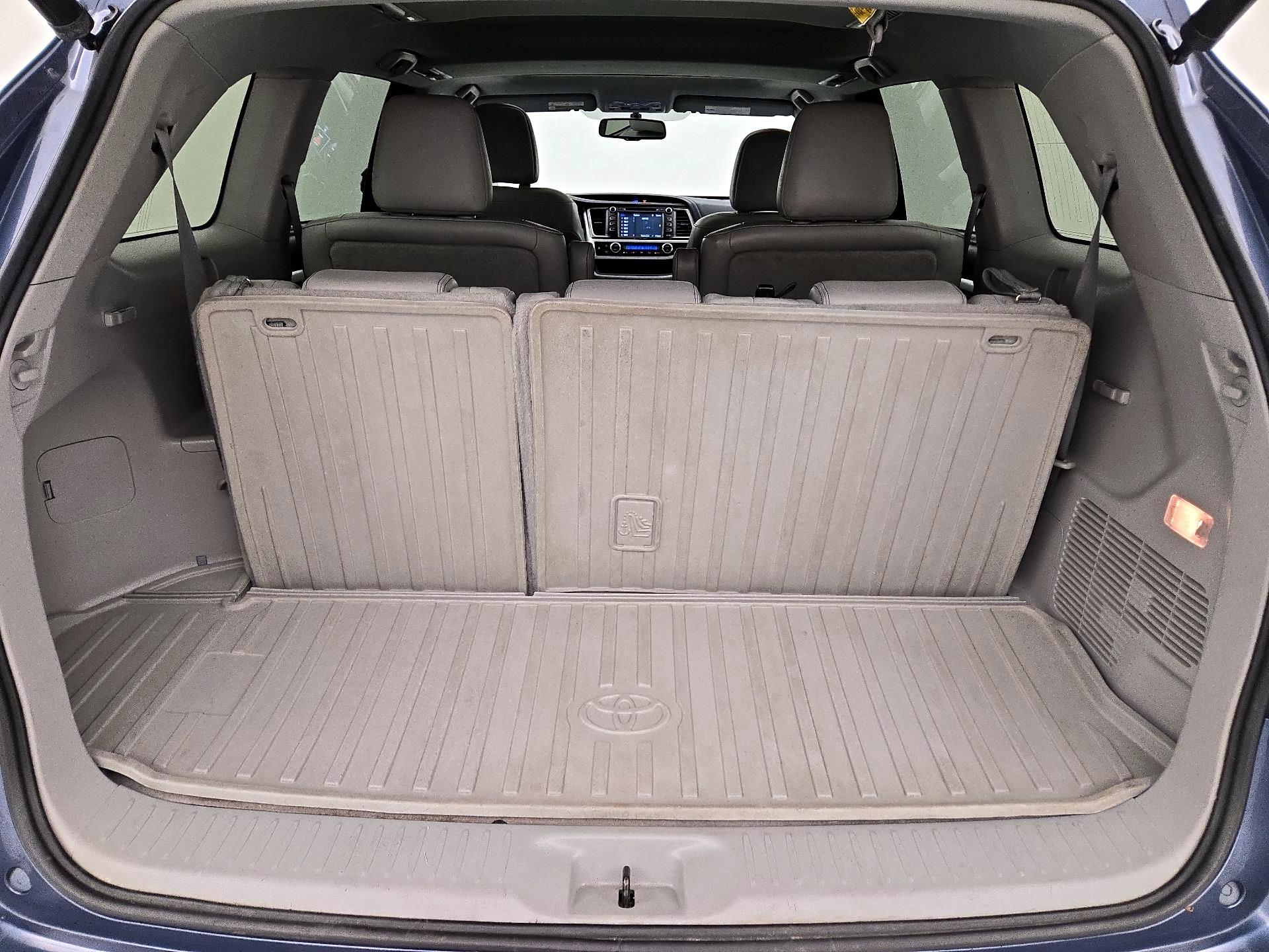 Thumbnail: 2016 Toyota Highlander - 20