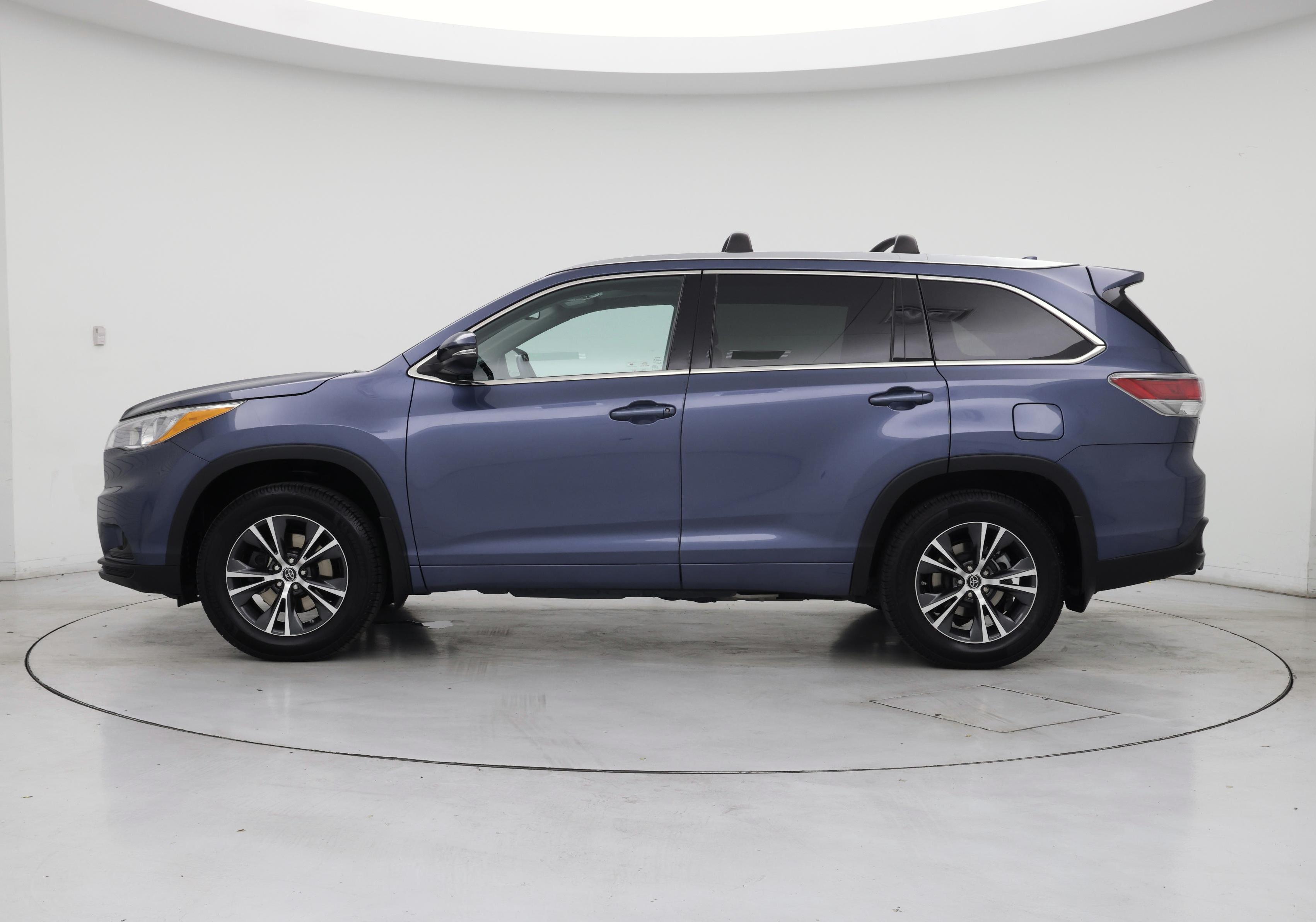 Thumbnail: 2016 Toyota Highlander - 3