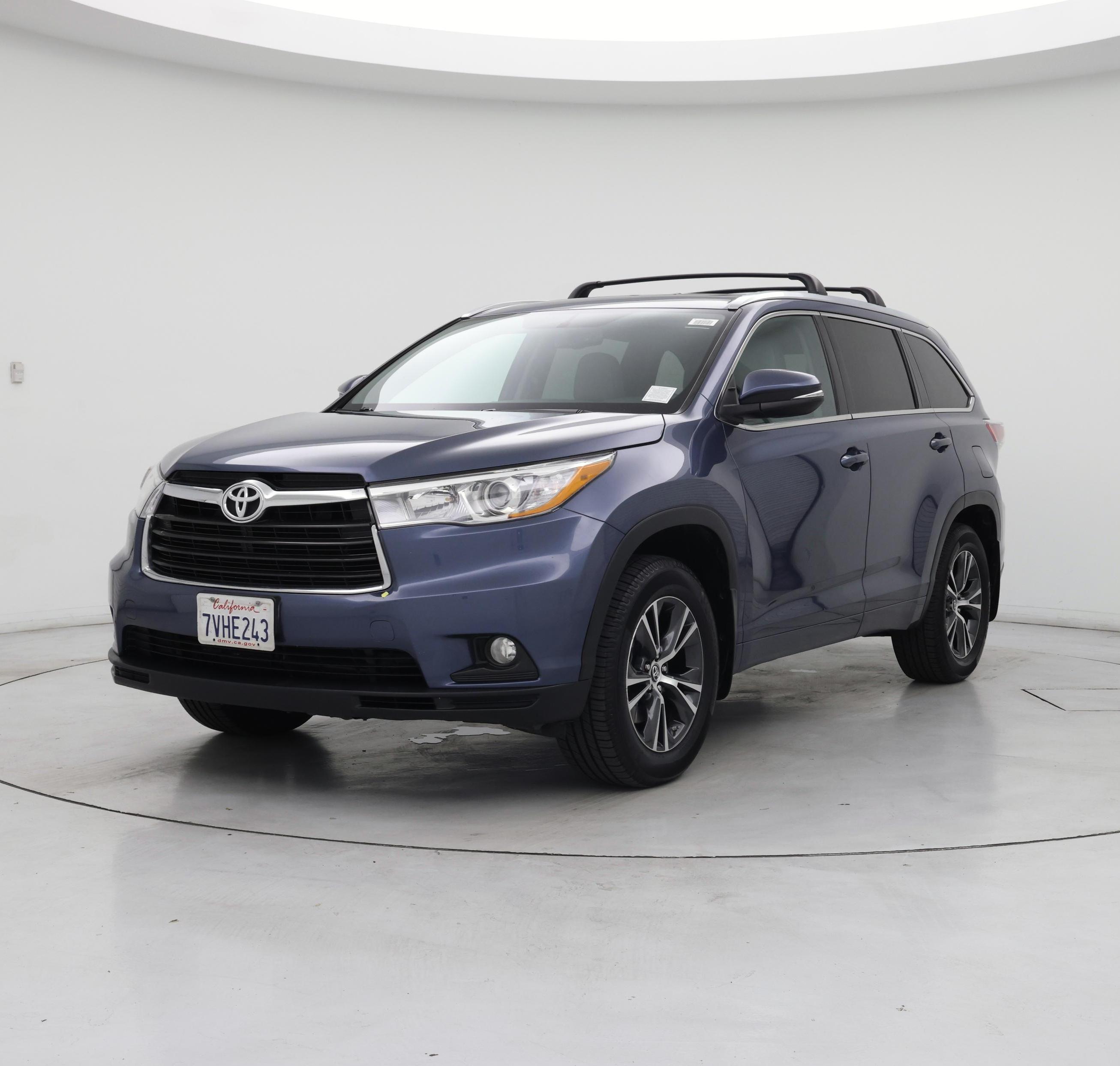 Thumbnail: 2016 Toyota Highlander - 4