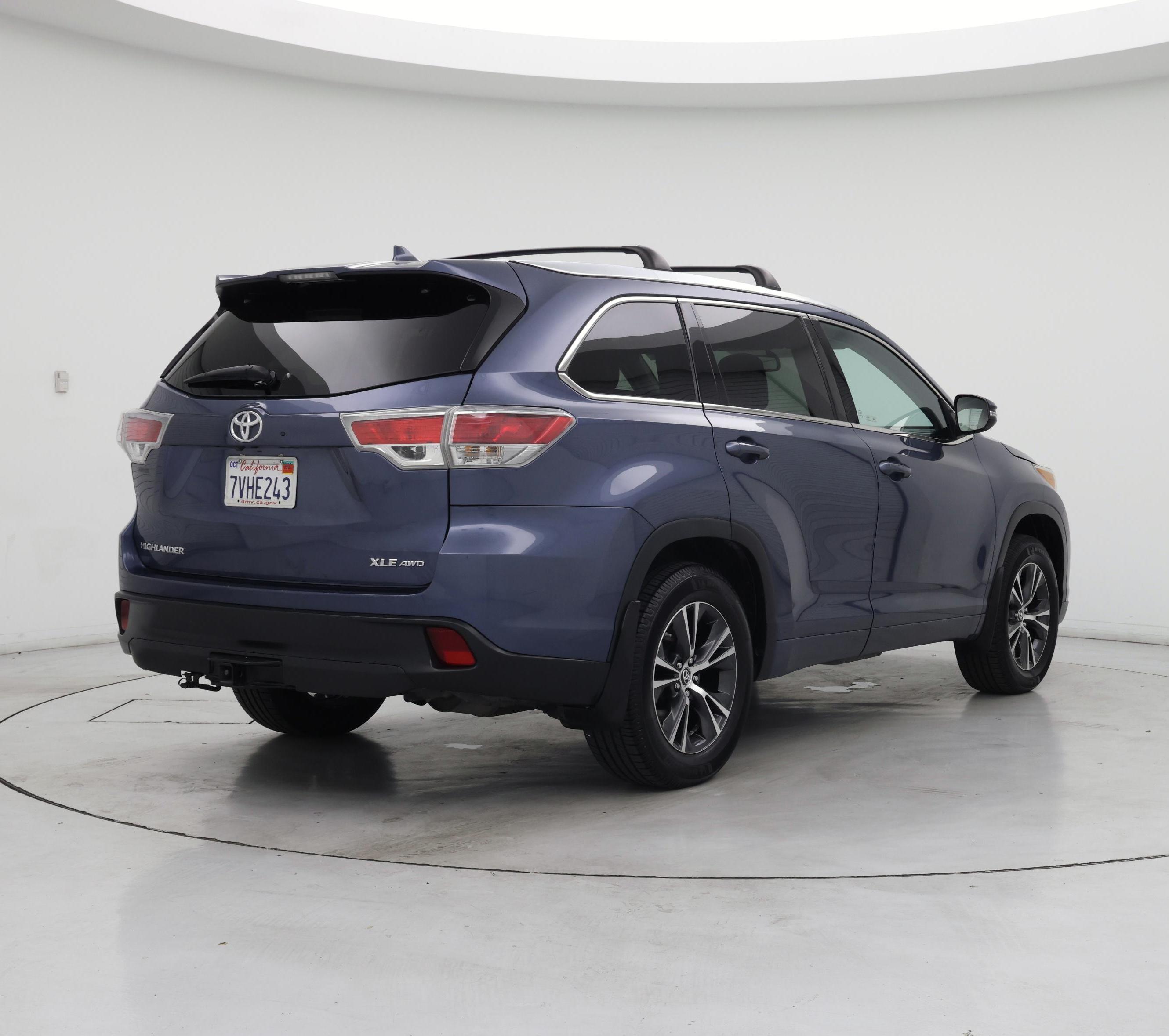Thumbnail: 2016 Toyota Highlander - 8