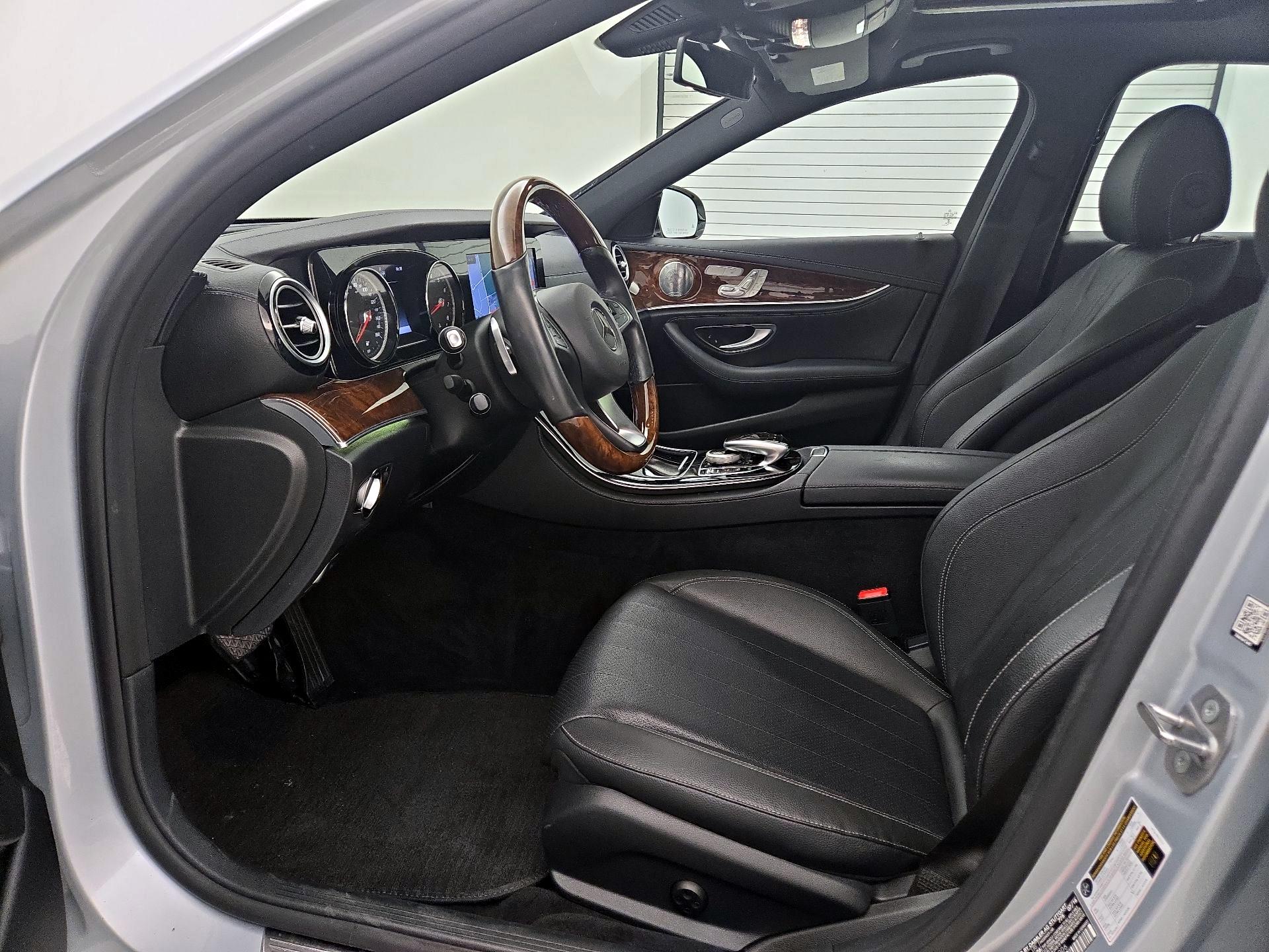 Thumbnail: 2017 Mercedes-Benz E-Class - 11