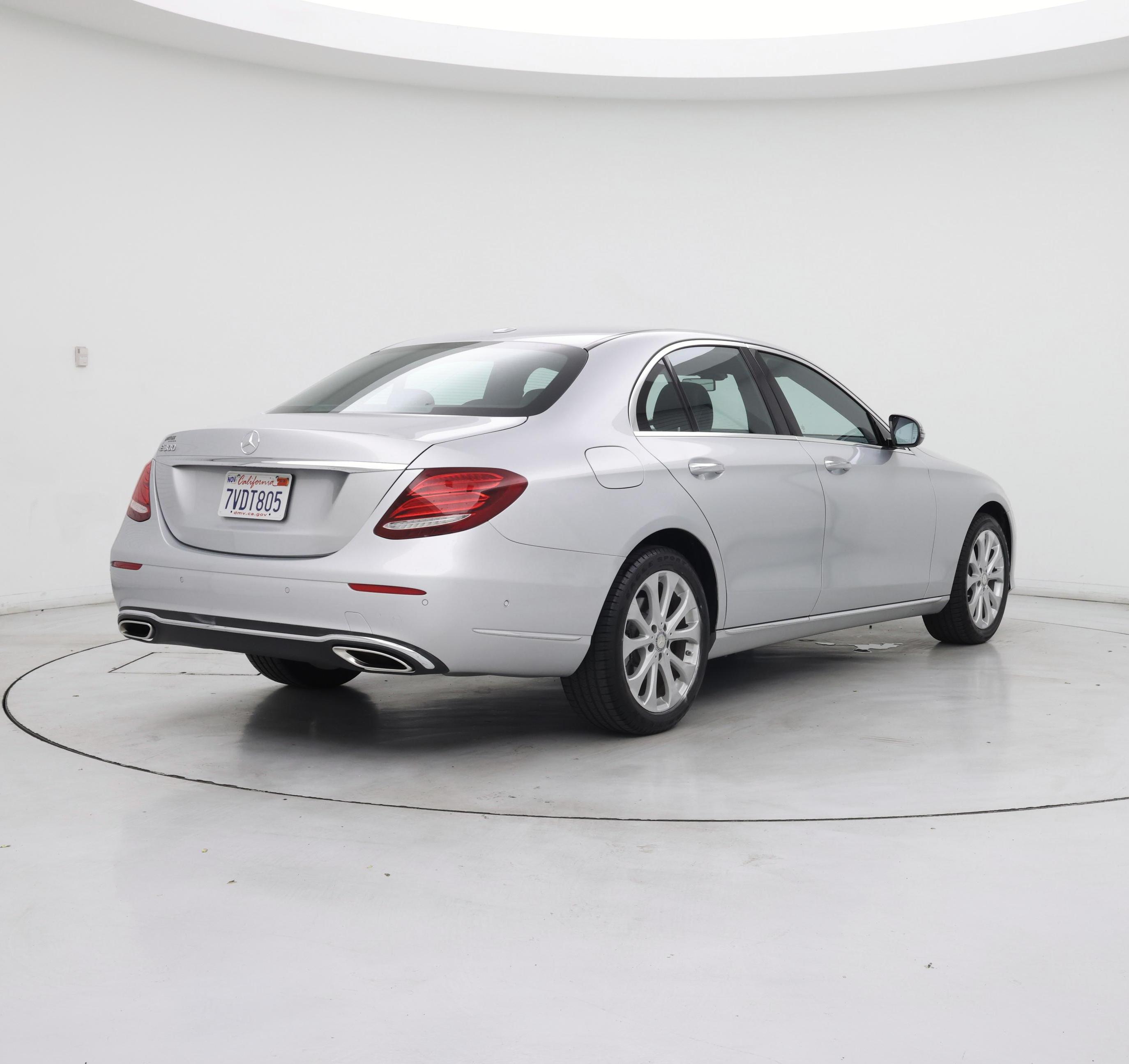Thumbnail: 2017 Mercedes-Benz E-Class - 8