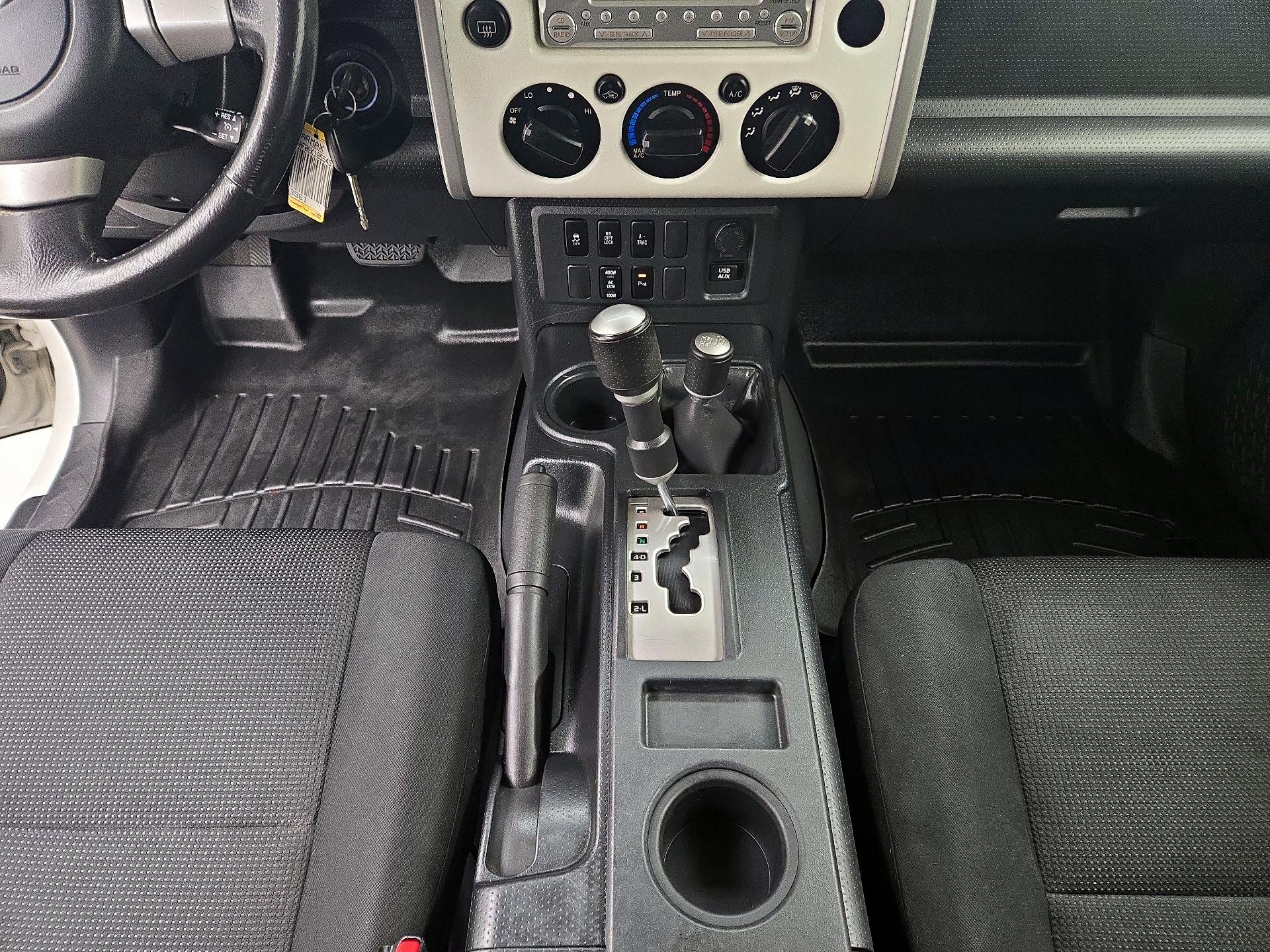 Thumbnail: 2014 Toyota FJ Cruiser - 15