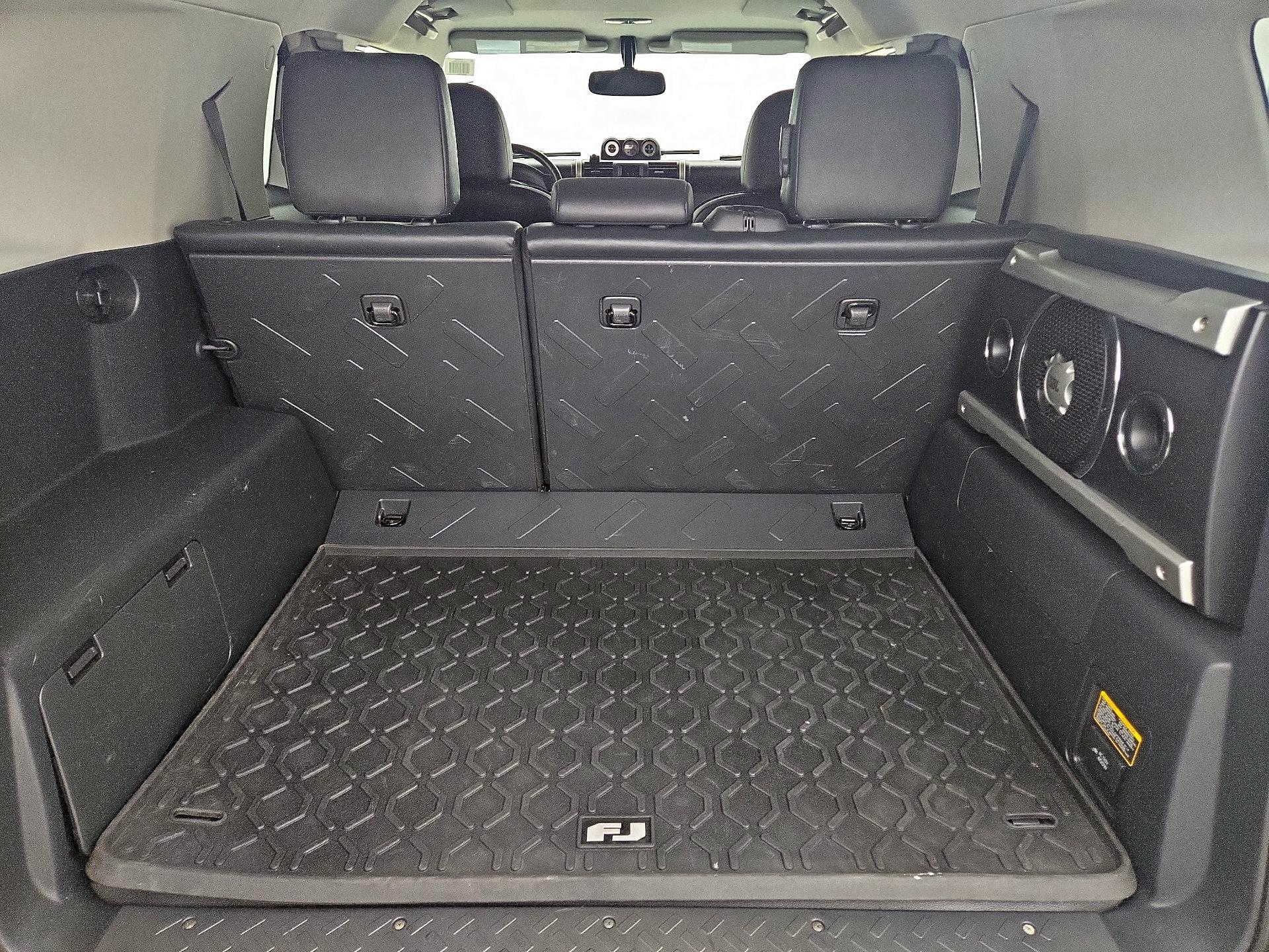 Thumbnail: 2014 Toyota FJ Cruiser - 17