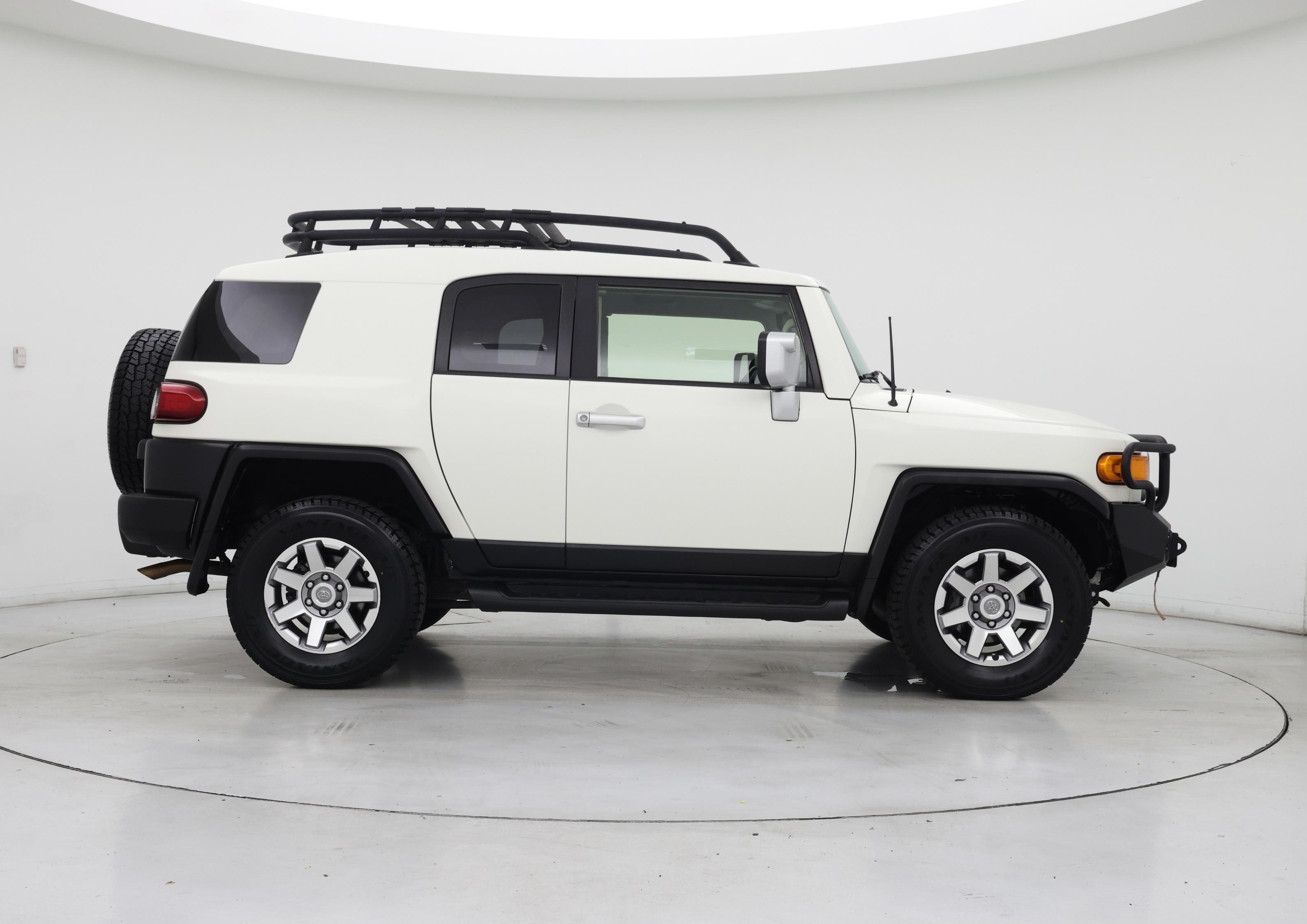 Thumbnail: 2014 Toyota FJ Cruiser - 7