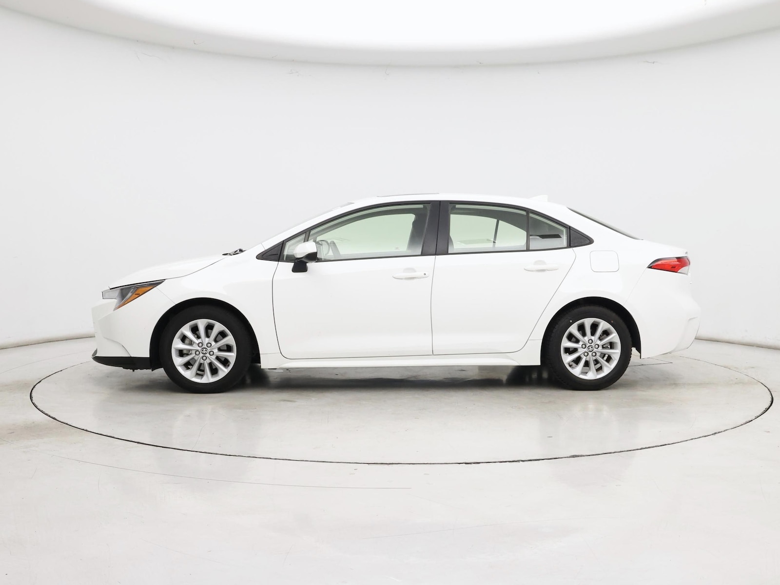 2020 Toyota Corolla LE - Photo 4
