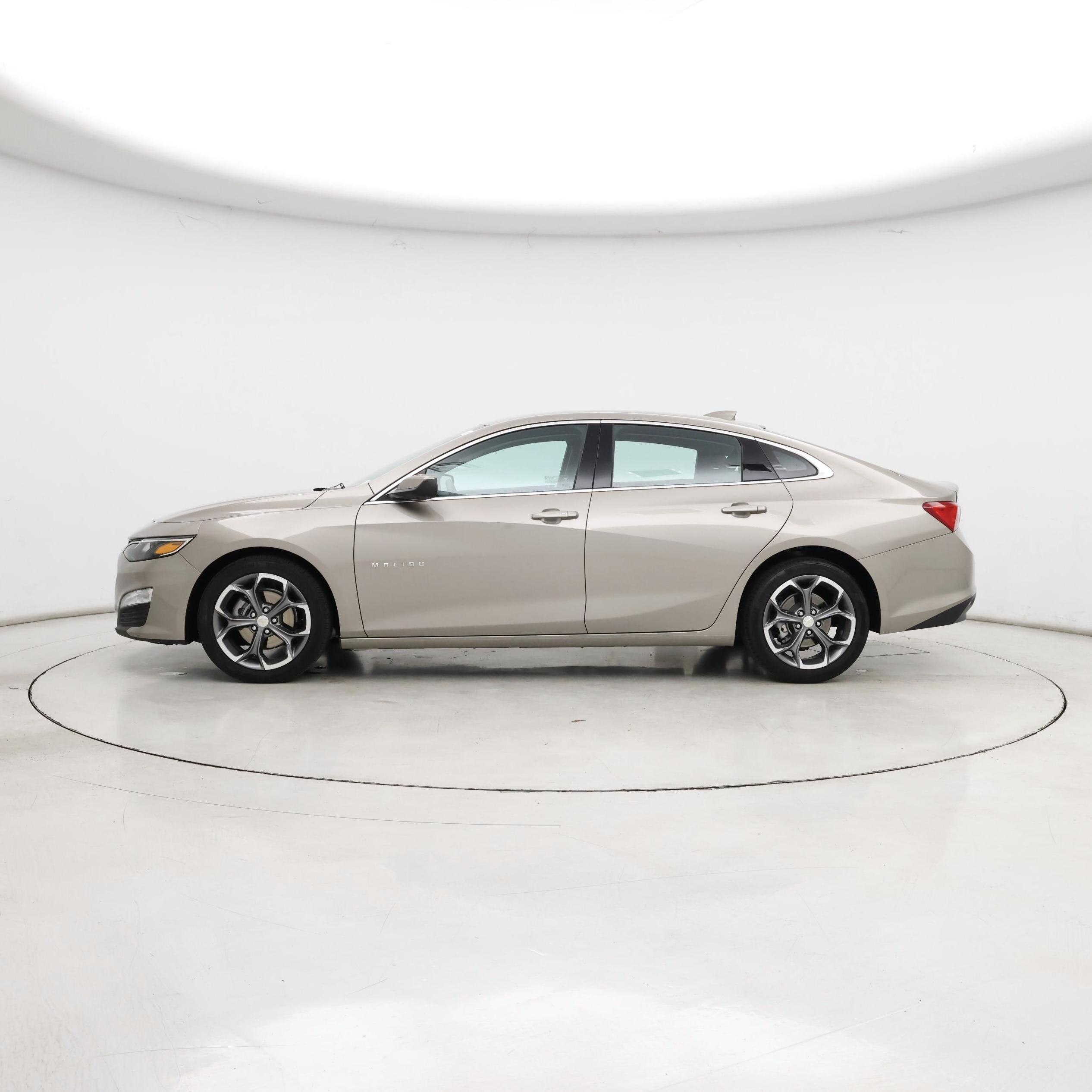 Thumbnail: 2024 Chevrolet Malibu - 3