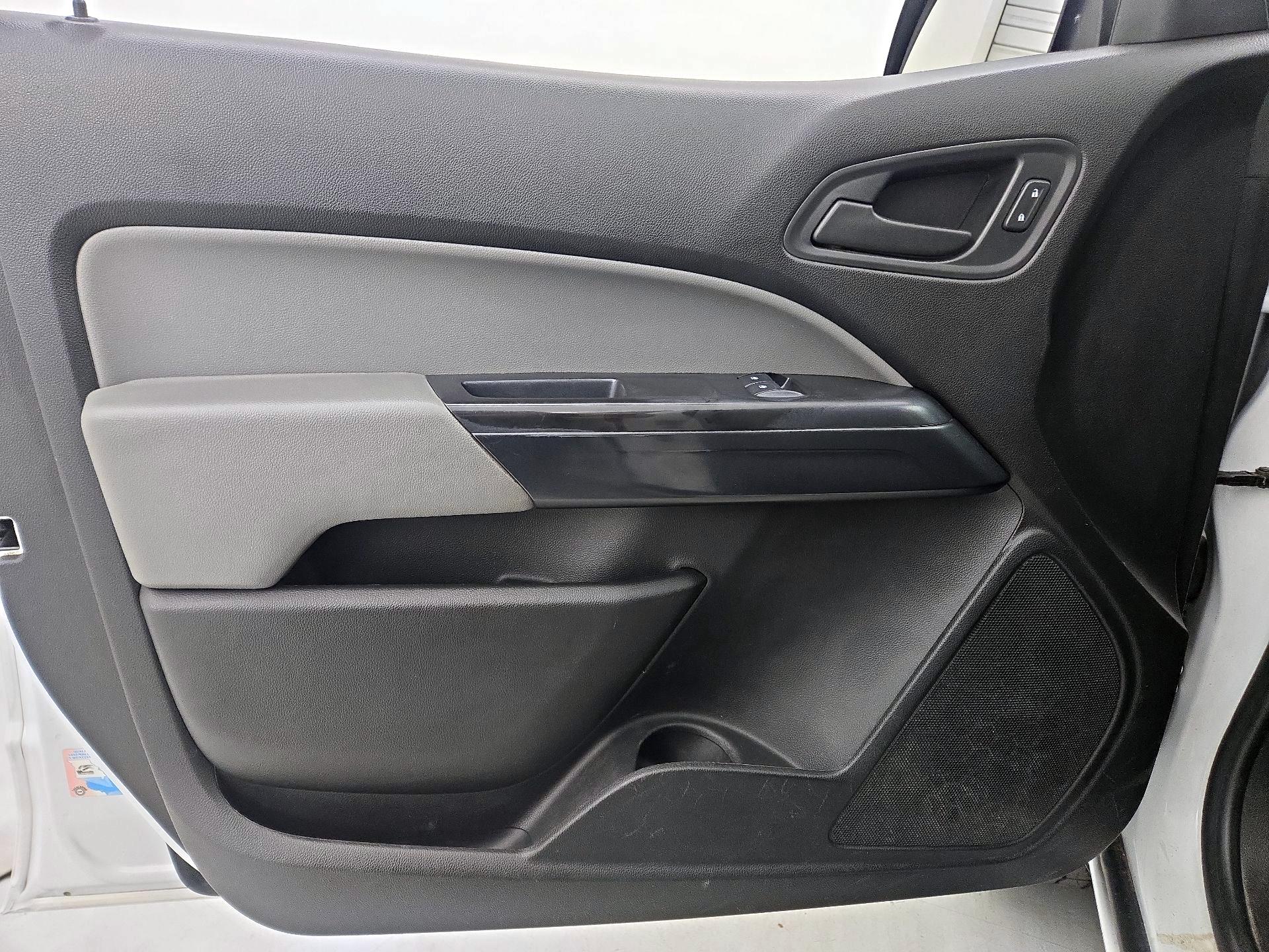 Thumbnail: 2018 Chevrolet Colorado - 12