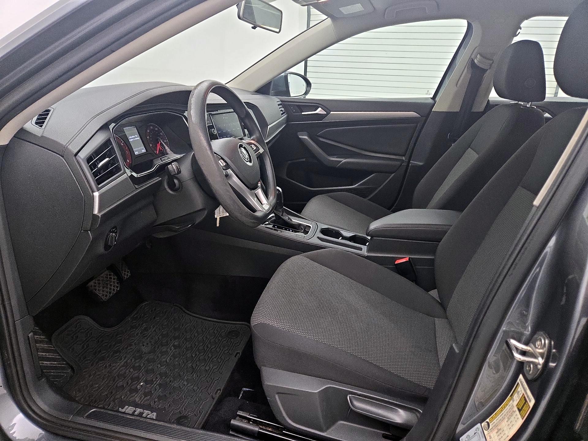 Thumbnail: 2019 Volkswagen Jetta - 11