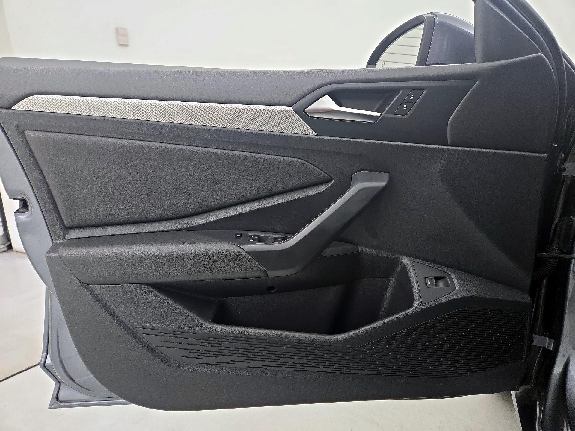 Thumbnail: 2019 Volkswagen Jetta - 12