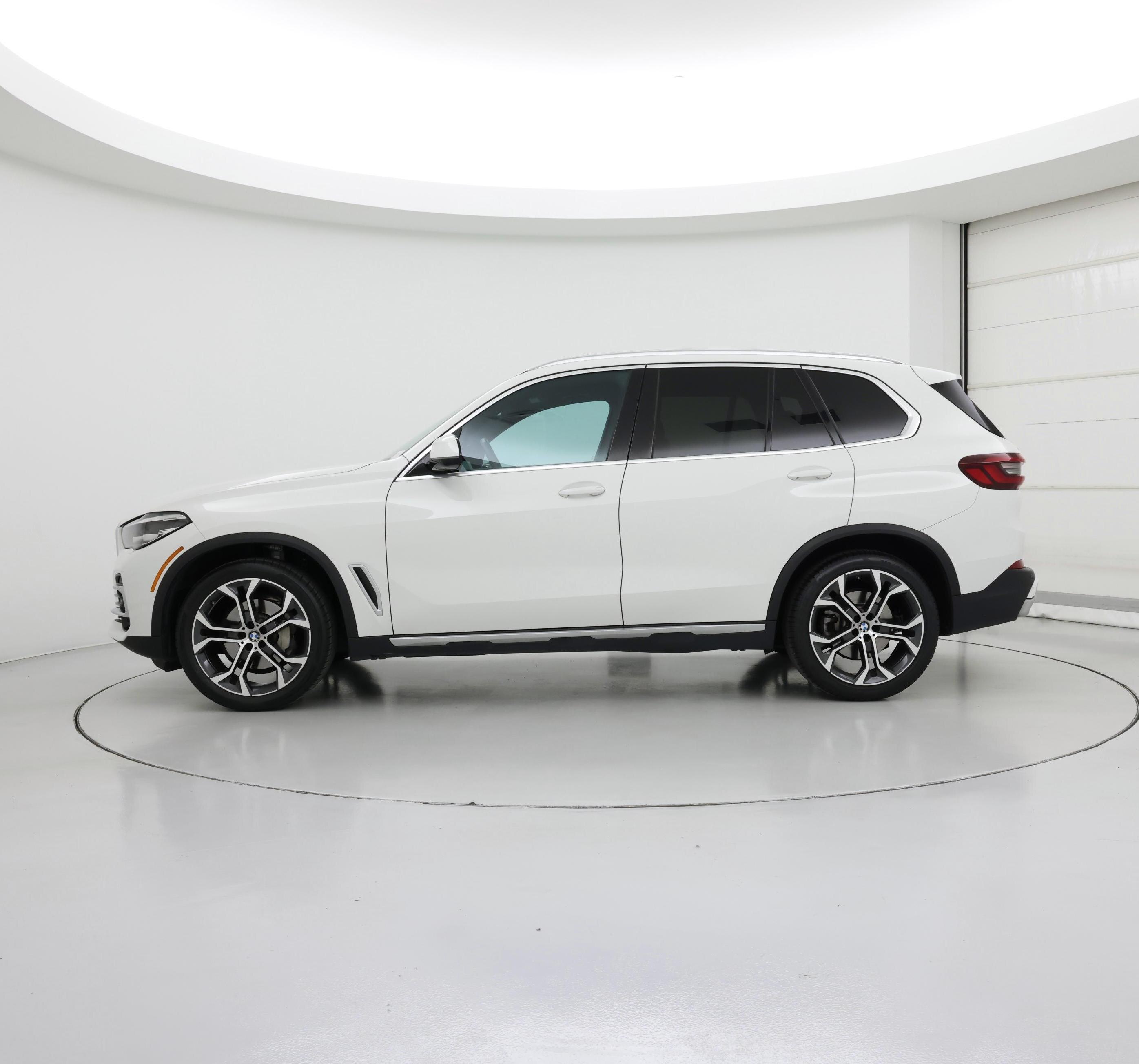 Thumbnail: 2023 BMW X5 - 3