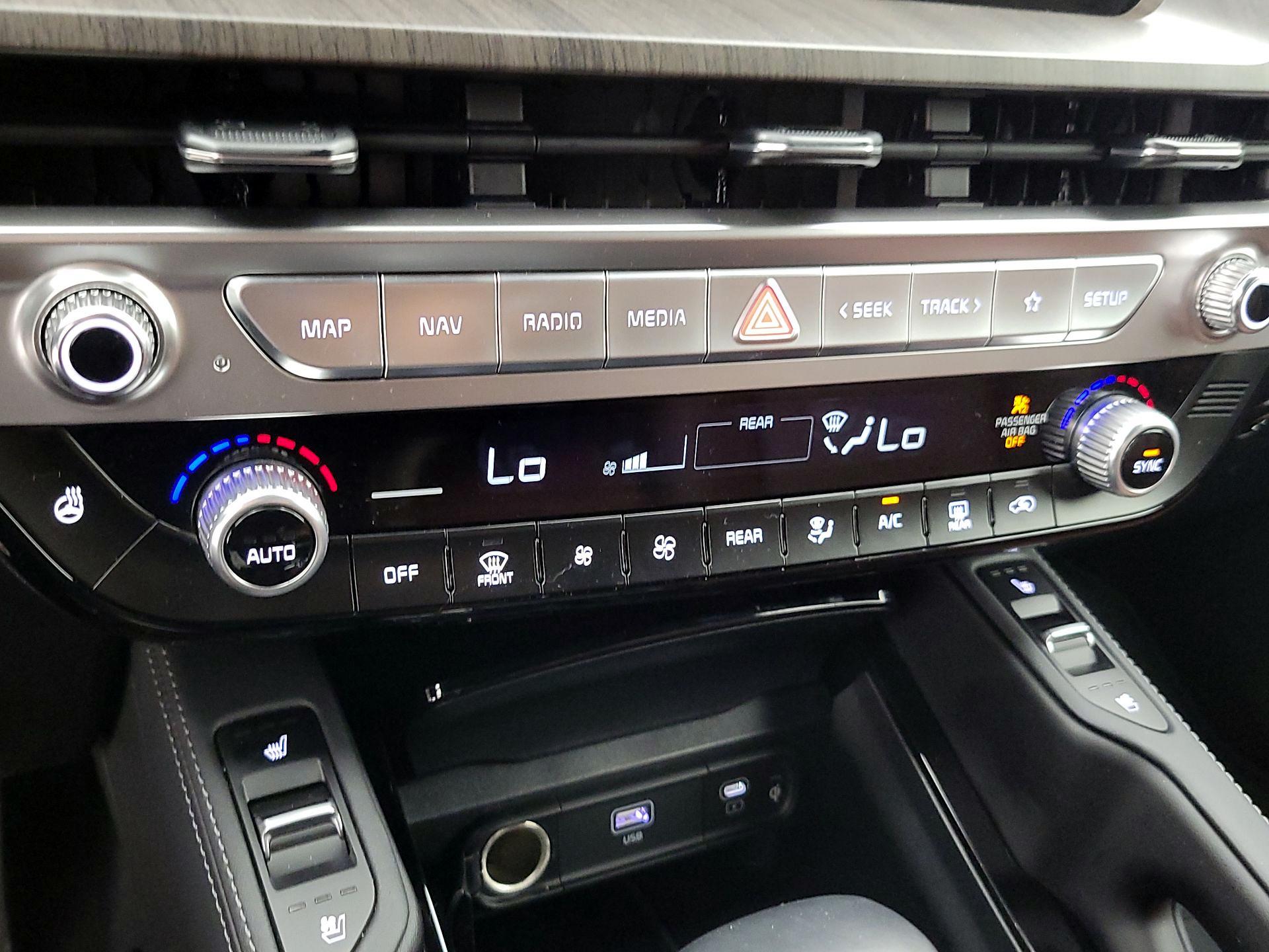 Thumbnail: 2024 Kia Telluride - 17