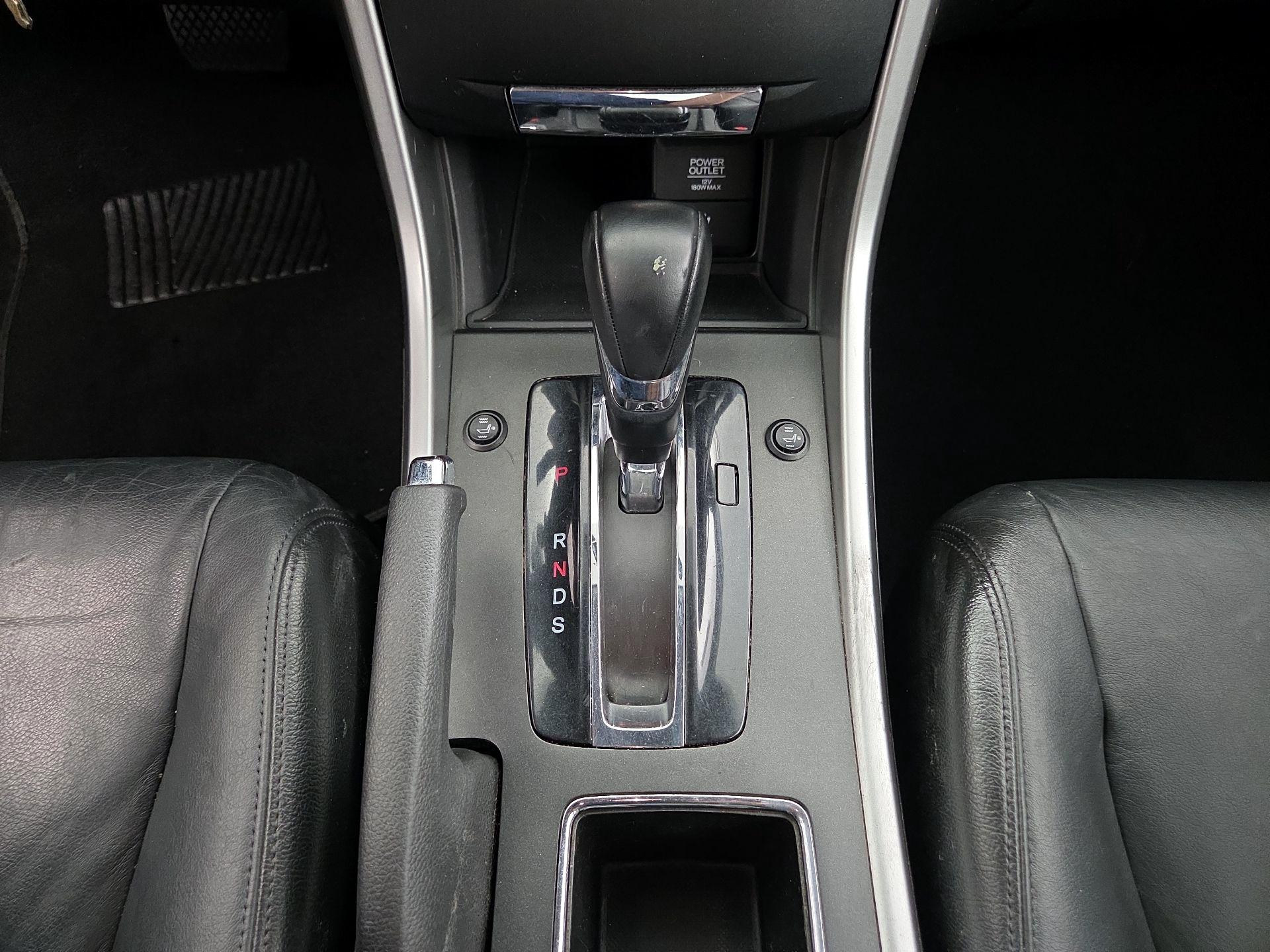 Thumbnail: 2015 Honda Accord - 17