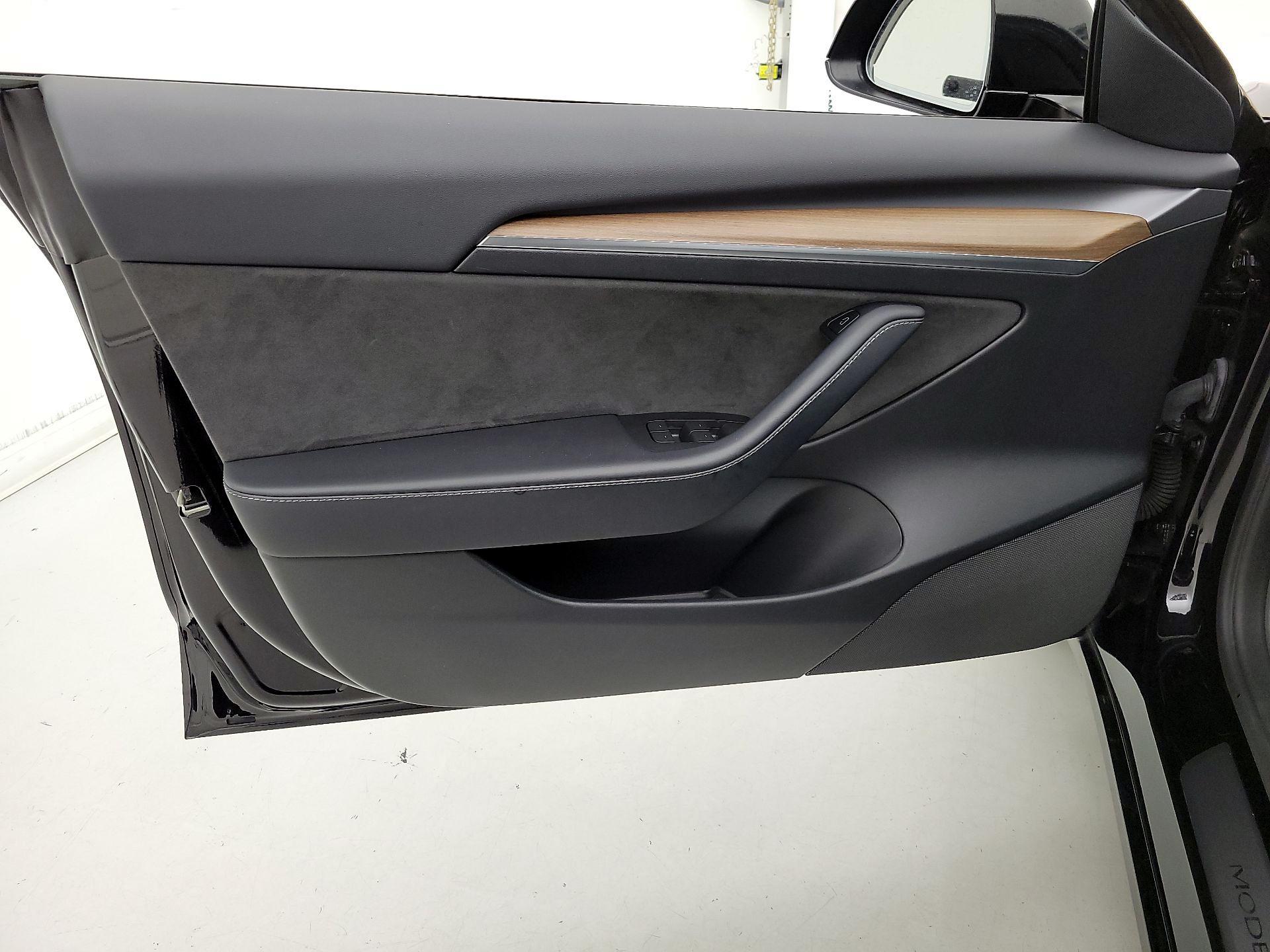 Thumbnail: 2022 Tesla Model 3 - 12