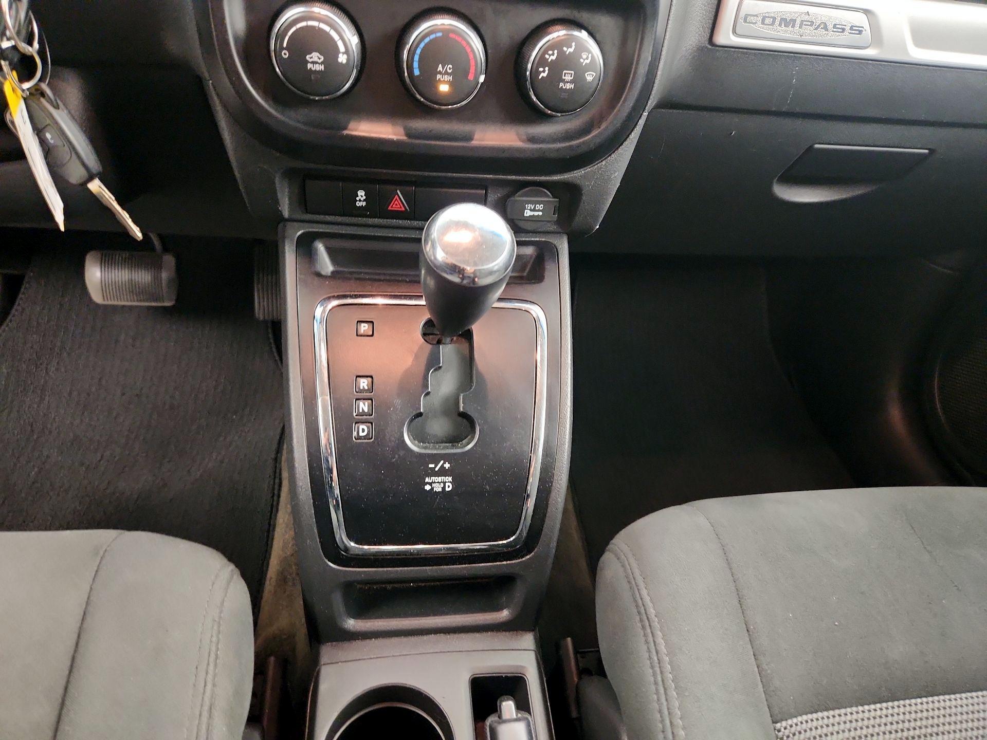 Thumbnail: 2017 Jeep Compass - 15