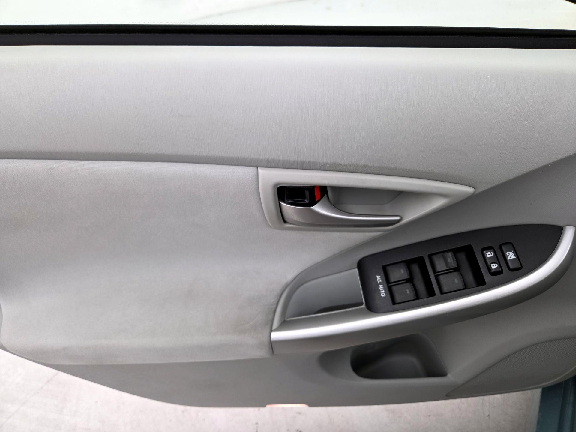 Thumbnail: 2014 Toyota Prius - 12