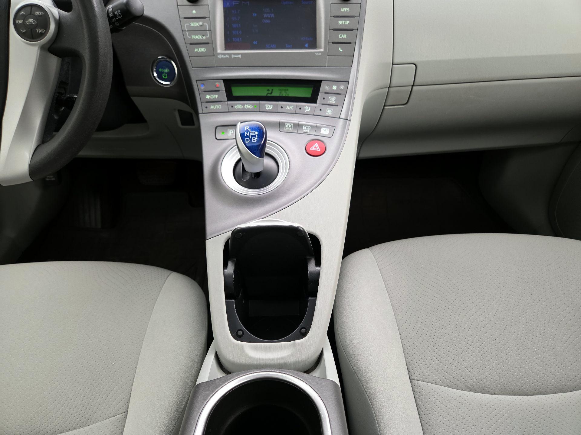 Thumbnail: 2014 Toyota Prius - 17