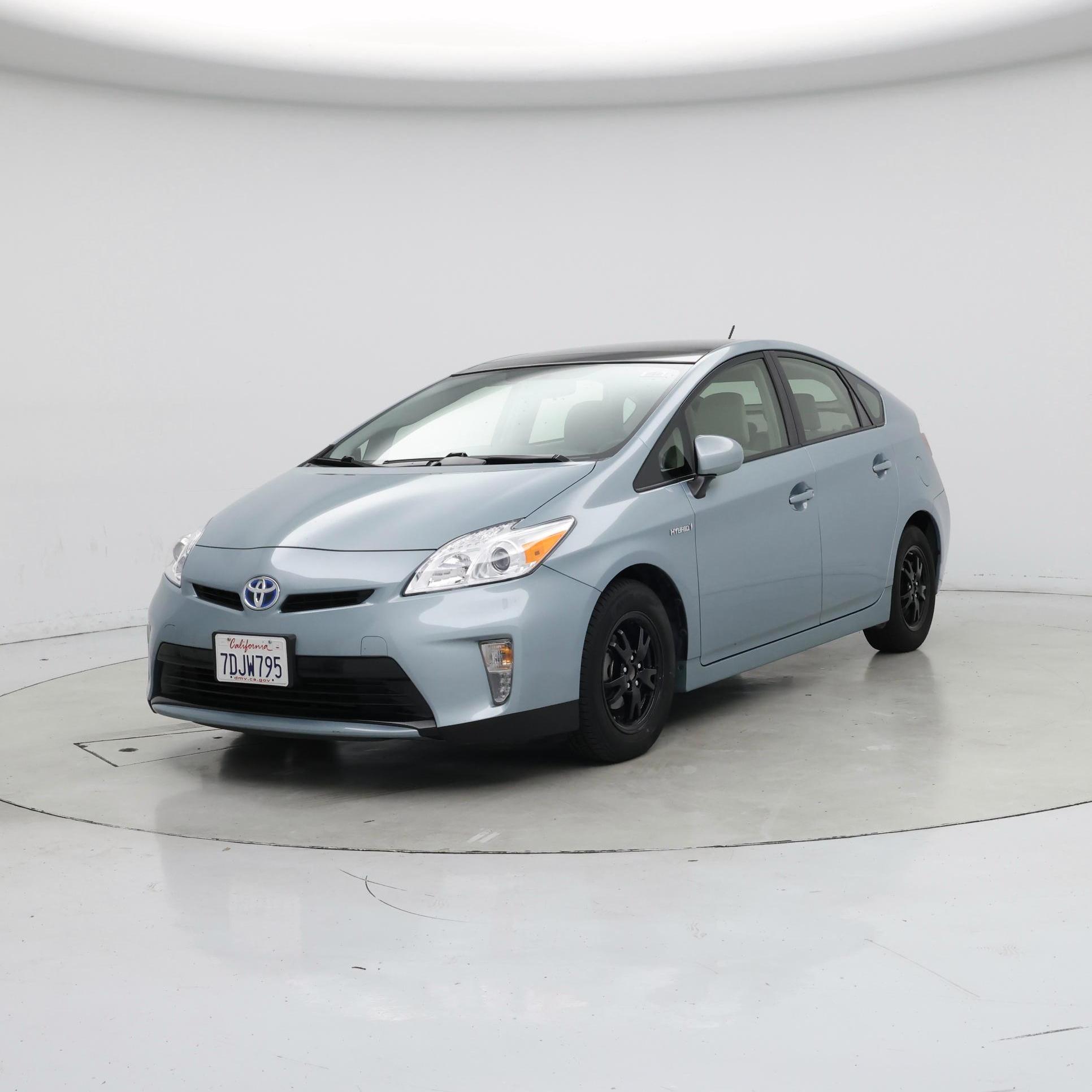 Thumbnail: 2014 Toyota Prius - 4
