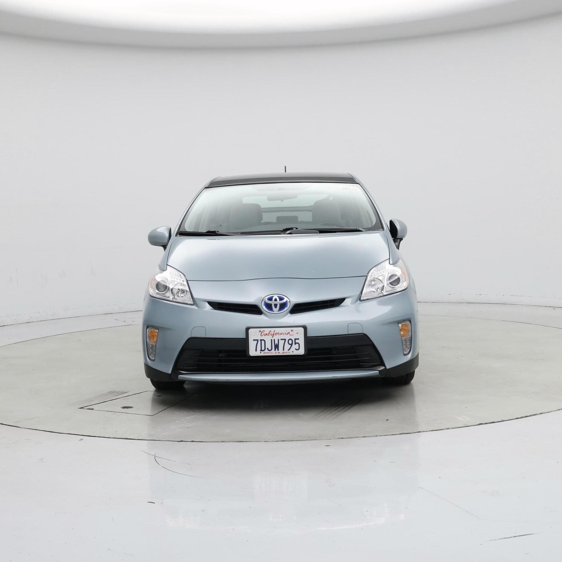Thumbnail: 2014 Toyota Prius - 5