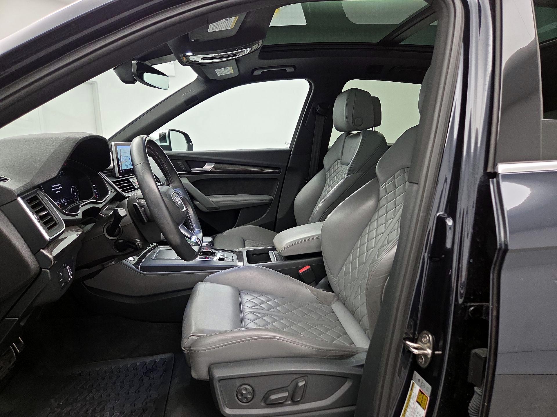 Thumbnail: 2019 Audi SQ5 - 11