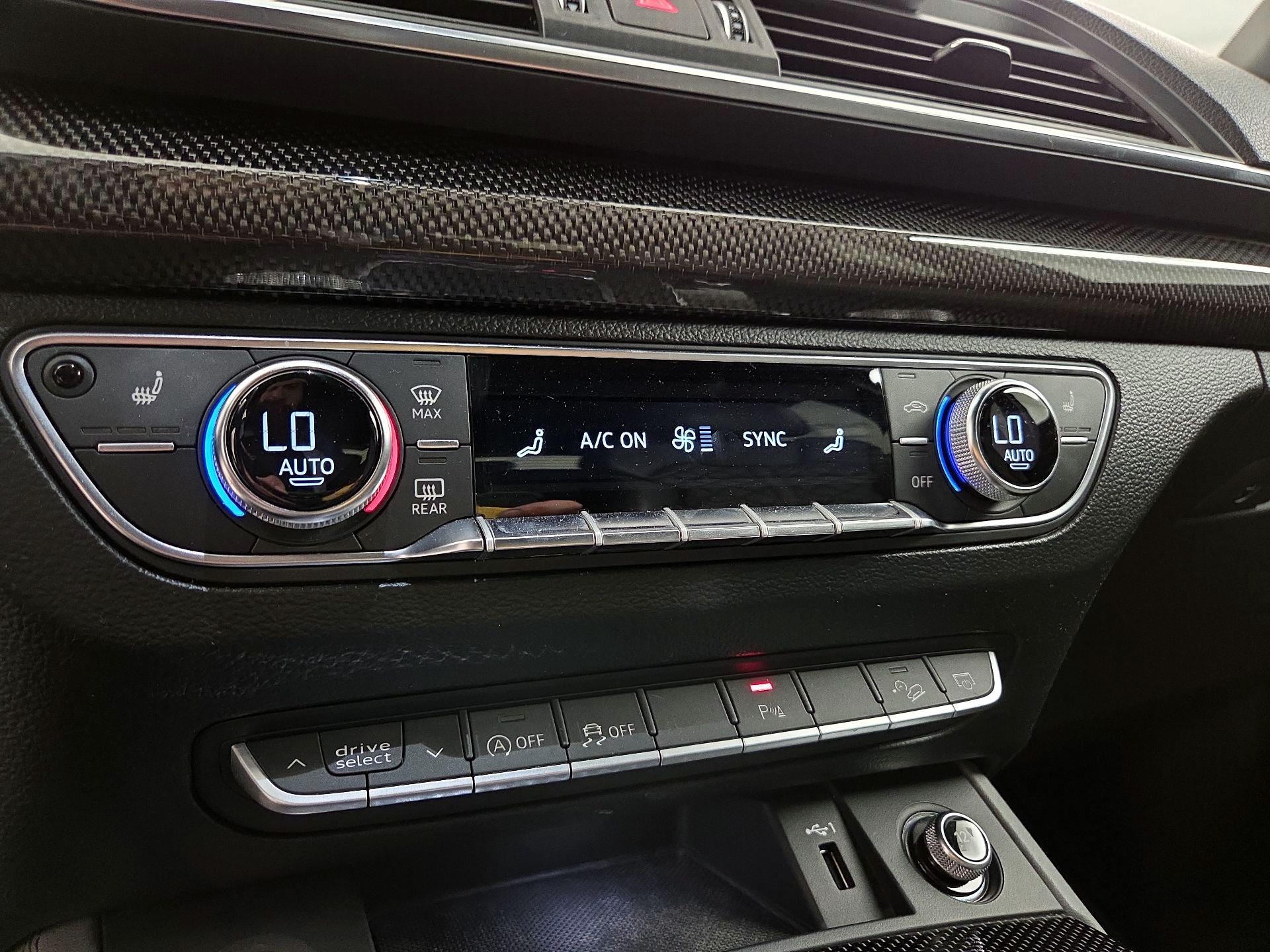 Thumbnail: 2019 Audi SQ5 - 17