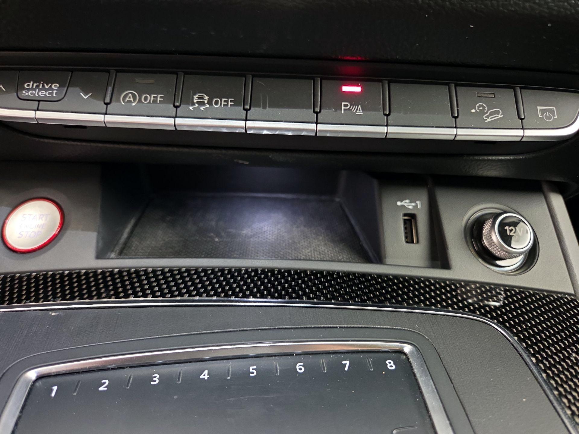 Thumbnail: 2019 Audi SQ5 - 19
