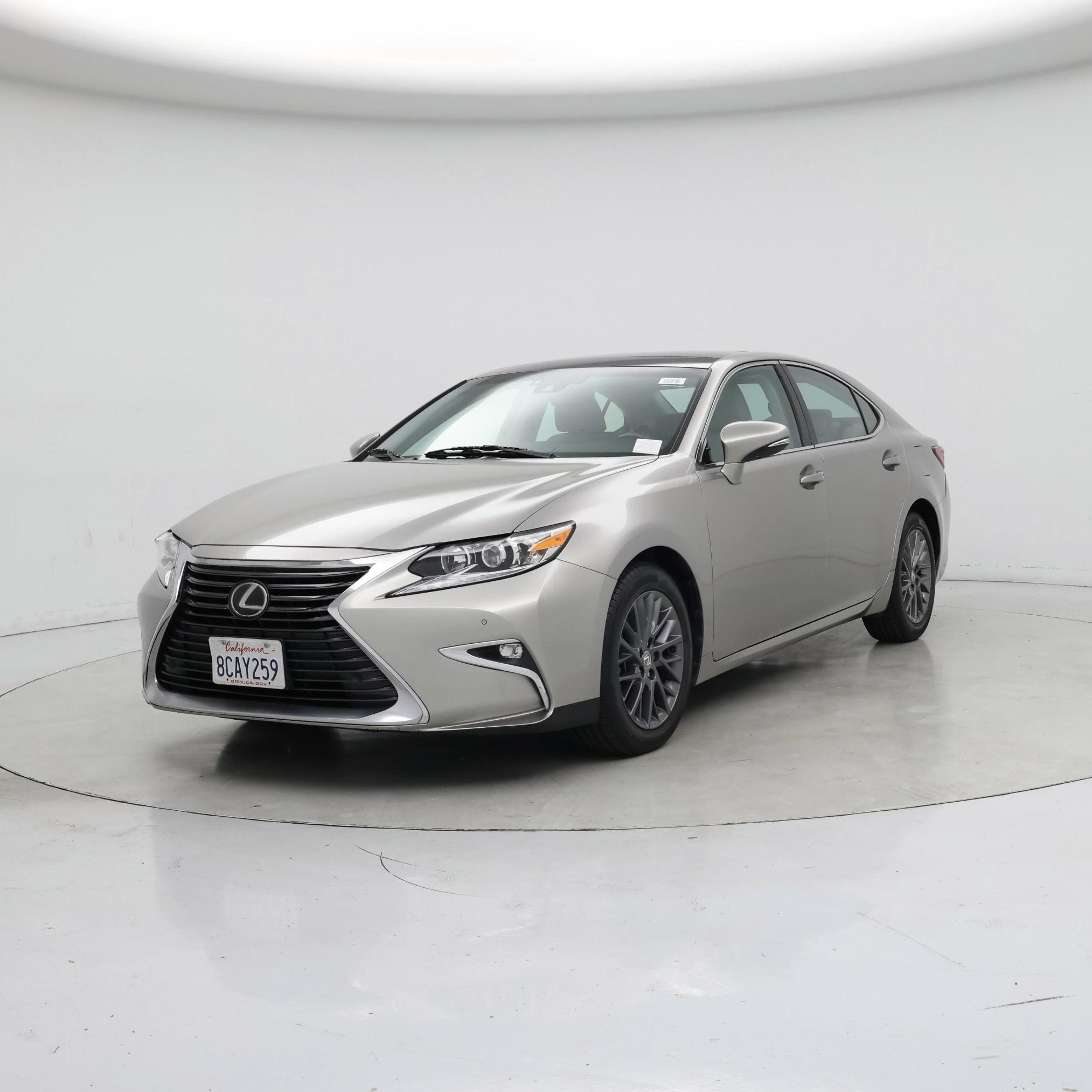Thumbnail: 2018 Lexus ES - 4