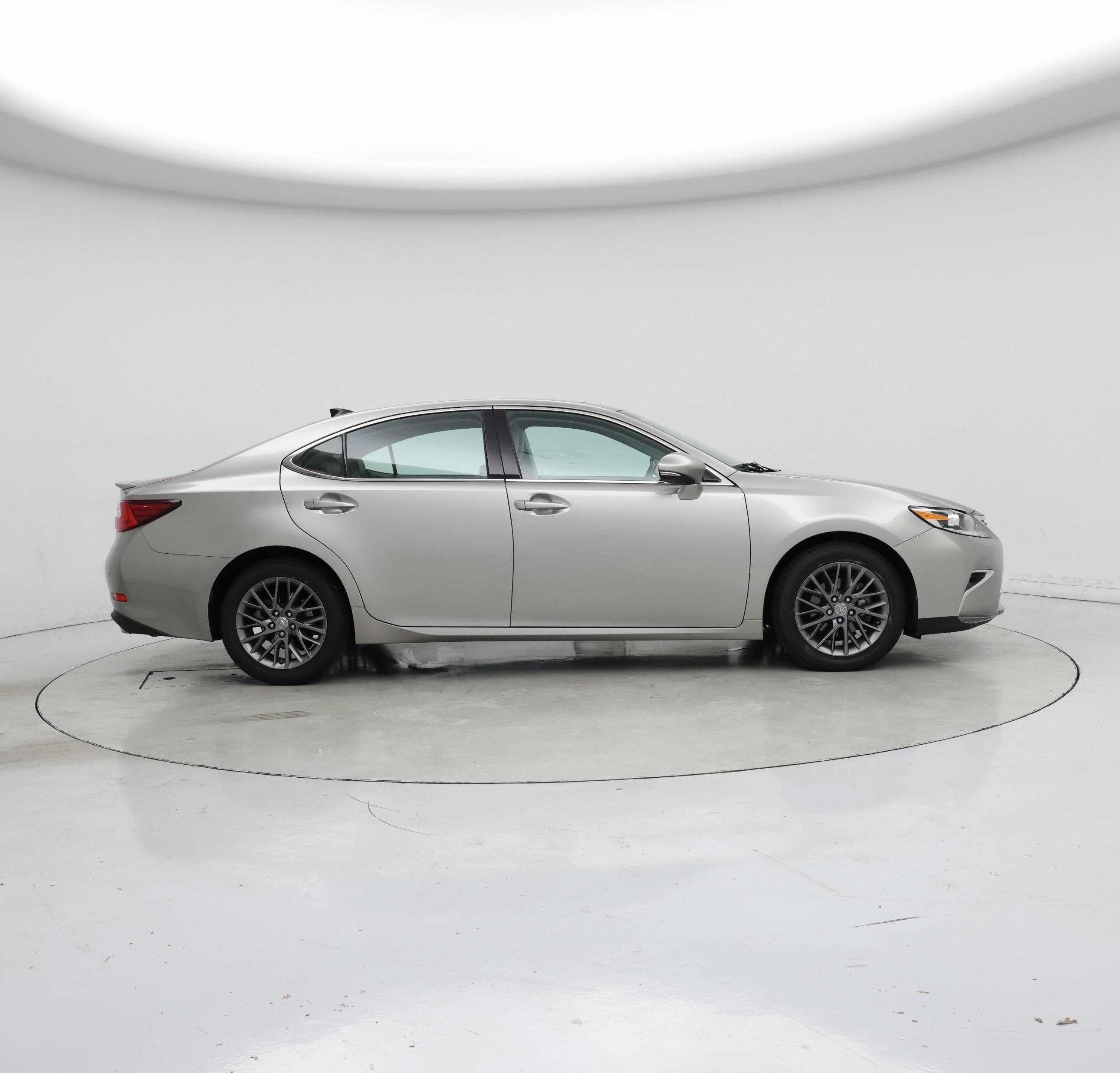 Thumbnail: 2018 Lexus ES - 7