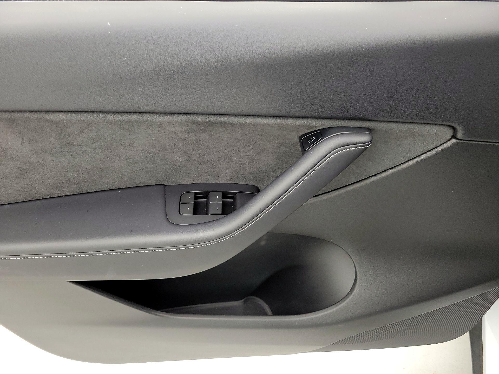 Thumbnail: 2022 Tesla Model Y - 12