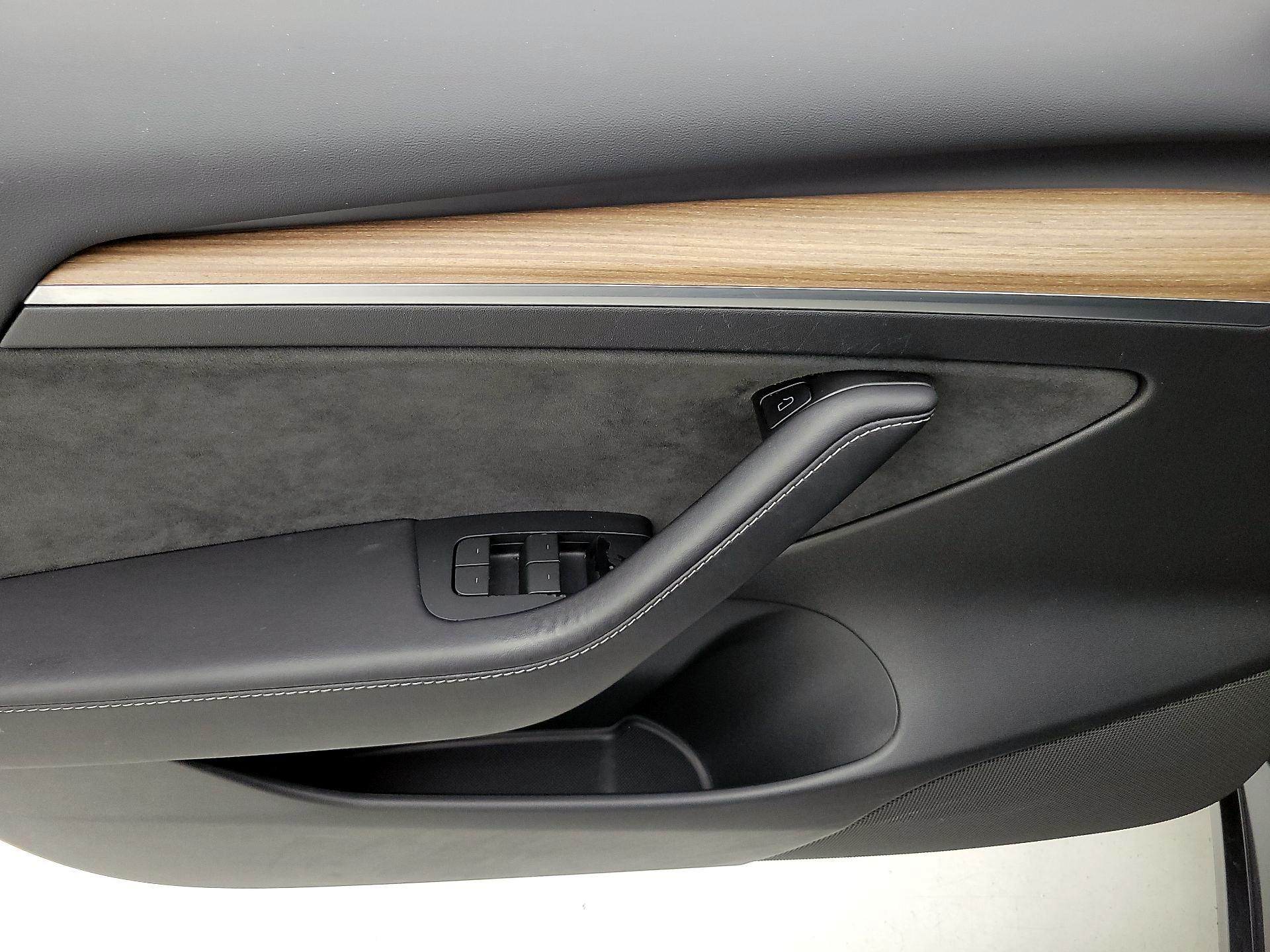 Thumbnail: 2023 Tesla Model 3 - 12