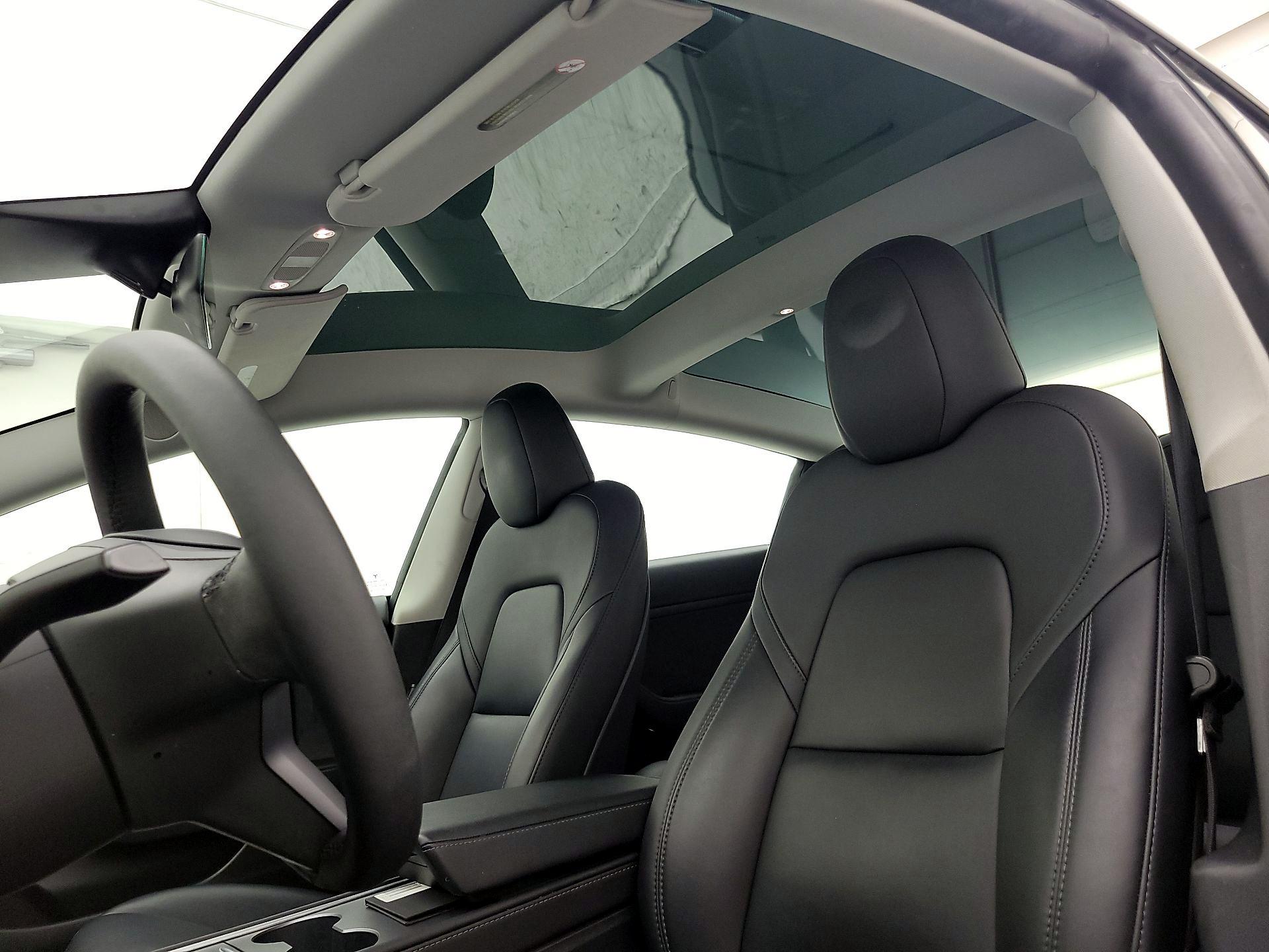 Thumbnail: 2023 Tesla Model 3 - 19