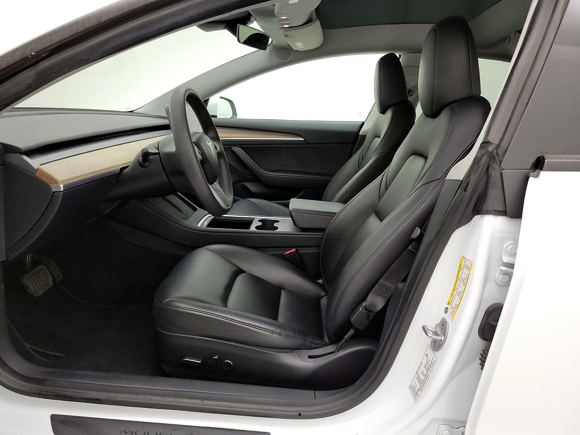 Thumbnail: 2023 Tesla Model 3 - 11