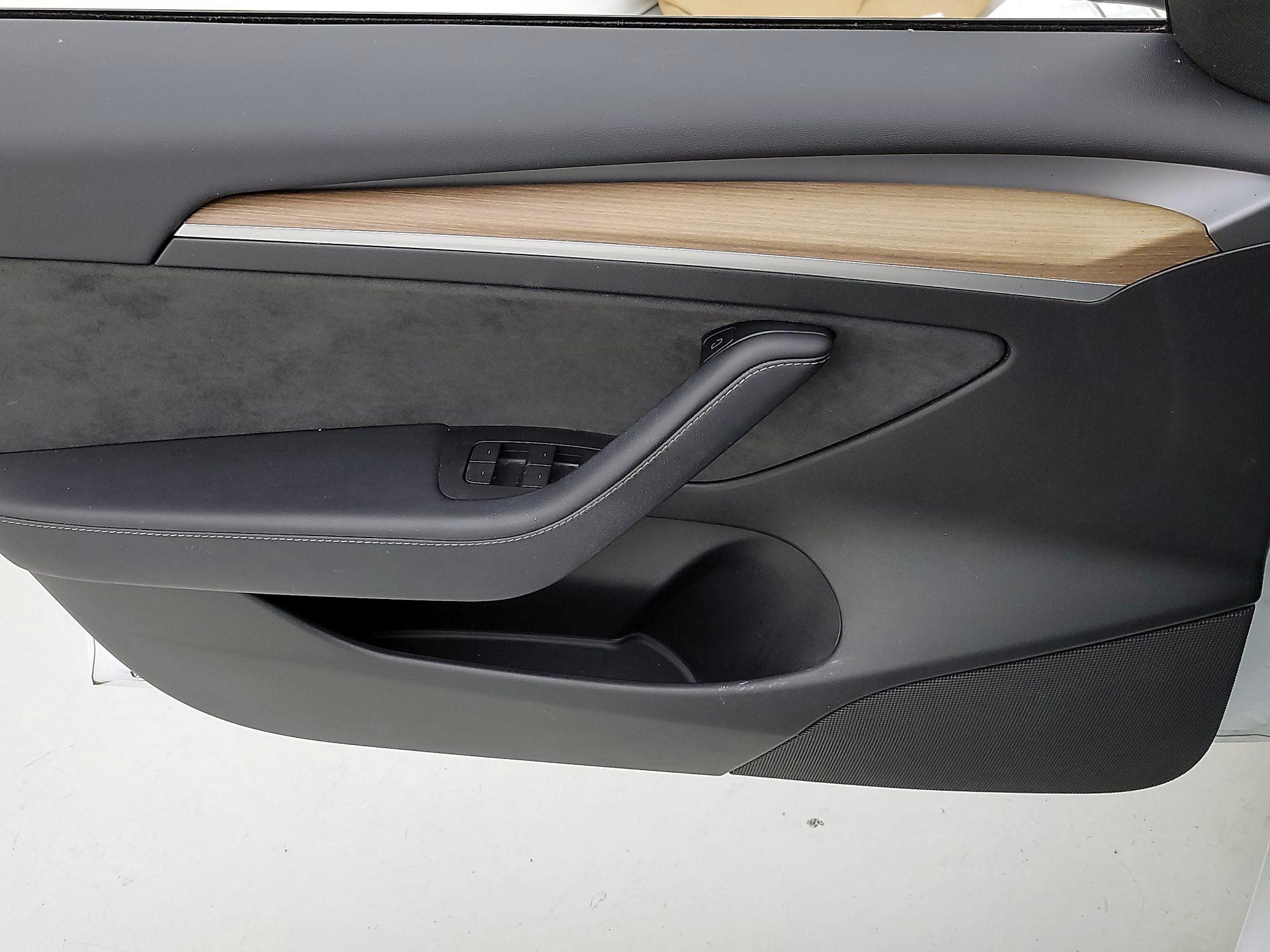 Thumbnail: 2023 Tesla Model 3 - 12